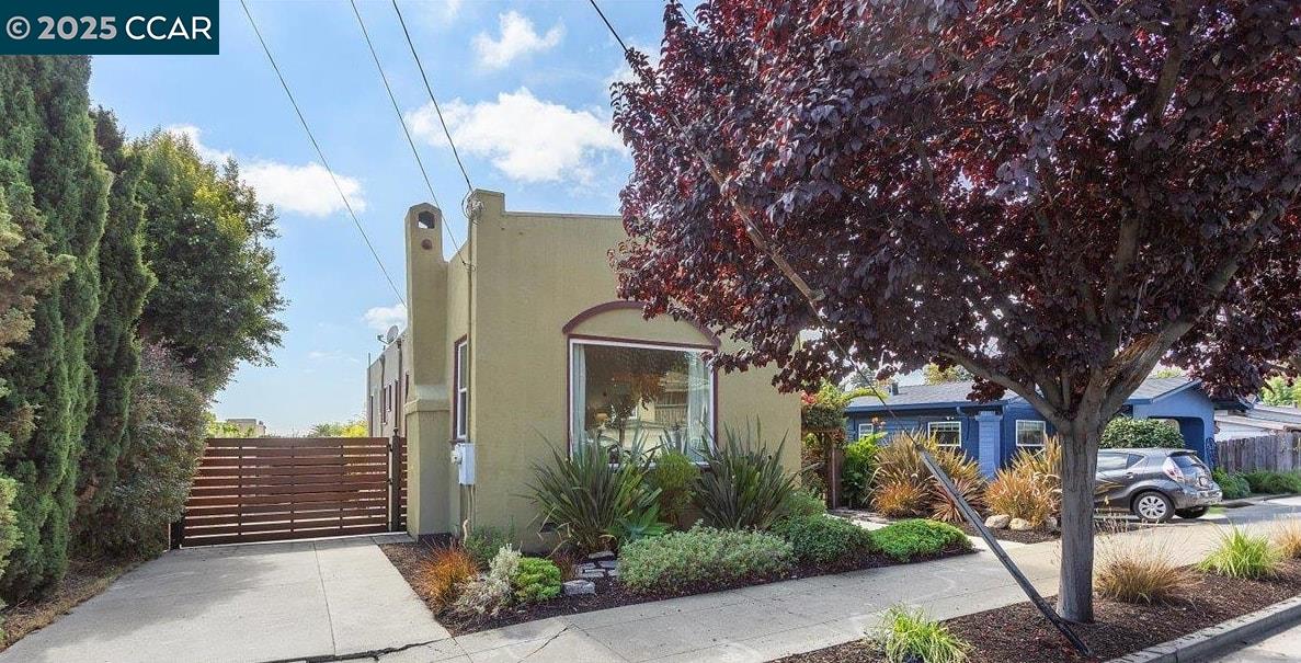 Detail Gallery Image 3 of 60 For 5323 Normandie Ave, Oakland,  CA 94619 - 2 Beds | 2 Baths
