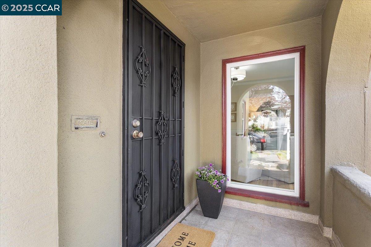 Detail Gallery Image 5 of 60 For 5323 Normandie Ave, Oakland,  CA 94619 - 2 Beds | 2 Baths