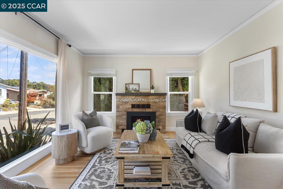 Detail Gallery Image 8 of 60 For 5323 Normandie Ave, Oakland,  CA 94619 - 2 Beds | 2 Baths