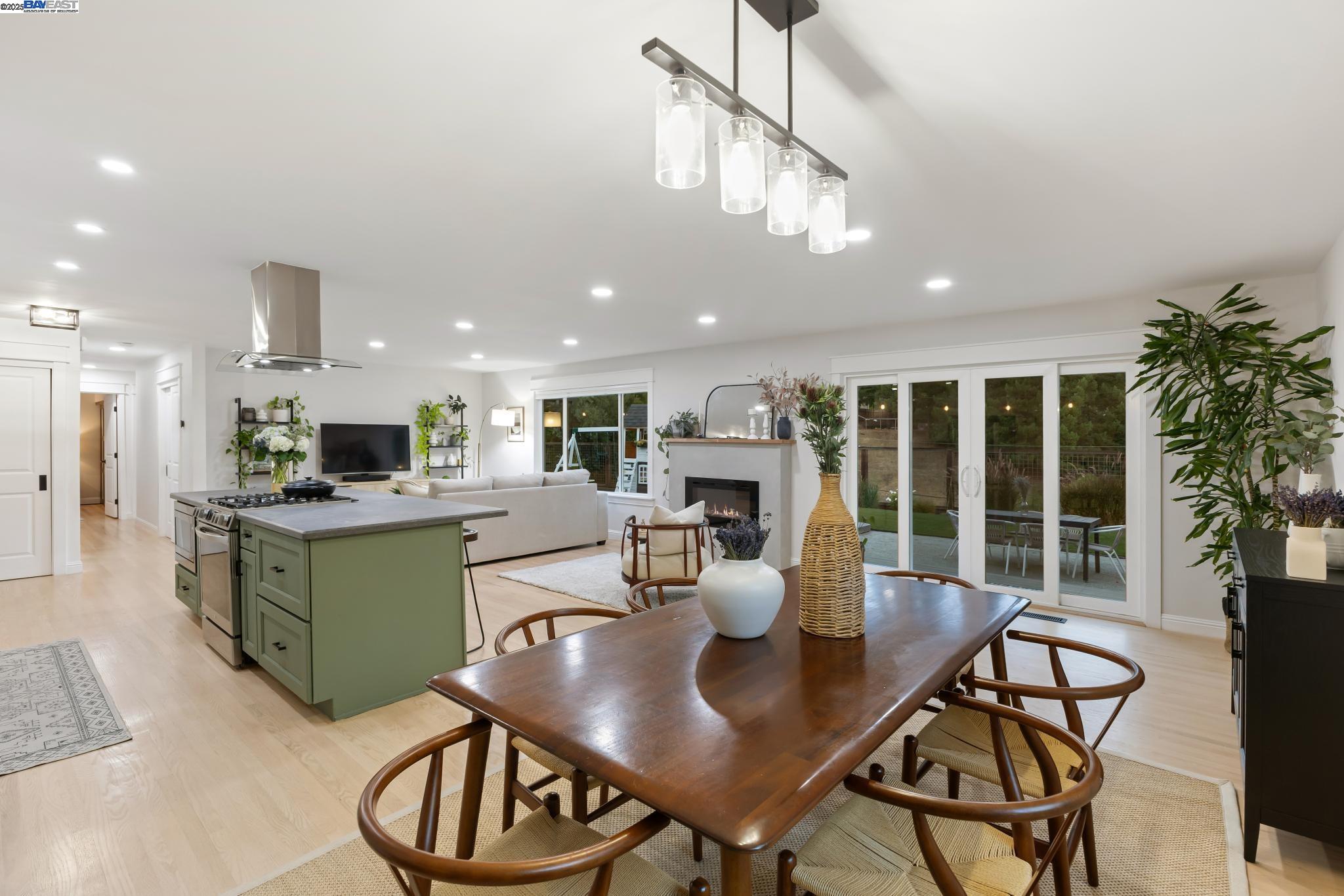 Detail Gallery Image 13 of 51 For 2602 Pebble Beach Loop, Lafayette,  CA 94549 - 4 Beds | 2 Baths