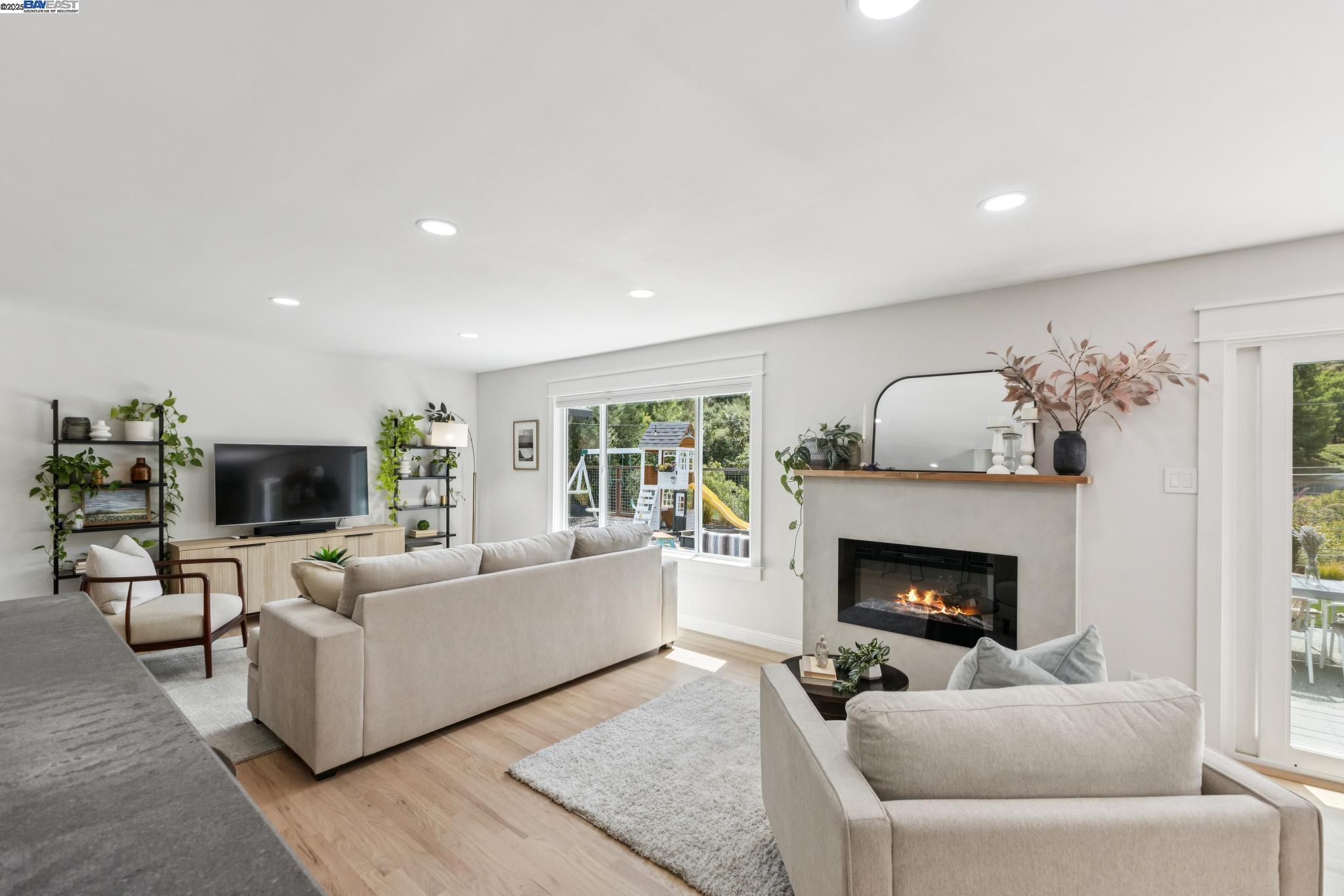 Detail Gallery Image 16 of 51 For 2602 Pebble Beach Loop, Lafayette,  CA 94549 - 4 Beds | 2 Baths