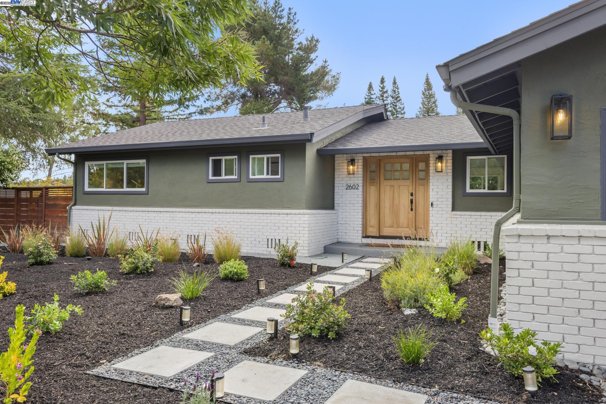 Detail Gallery Image 3 of 51 For 2602 Pebble Beach Loop, Lafayette,  CA 94549 - 4 Beds | 2 Baths