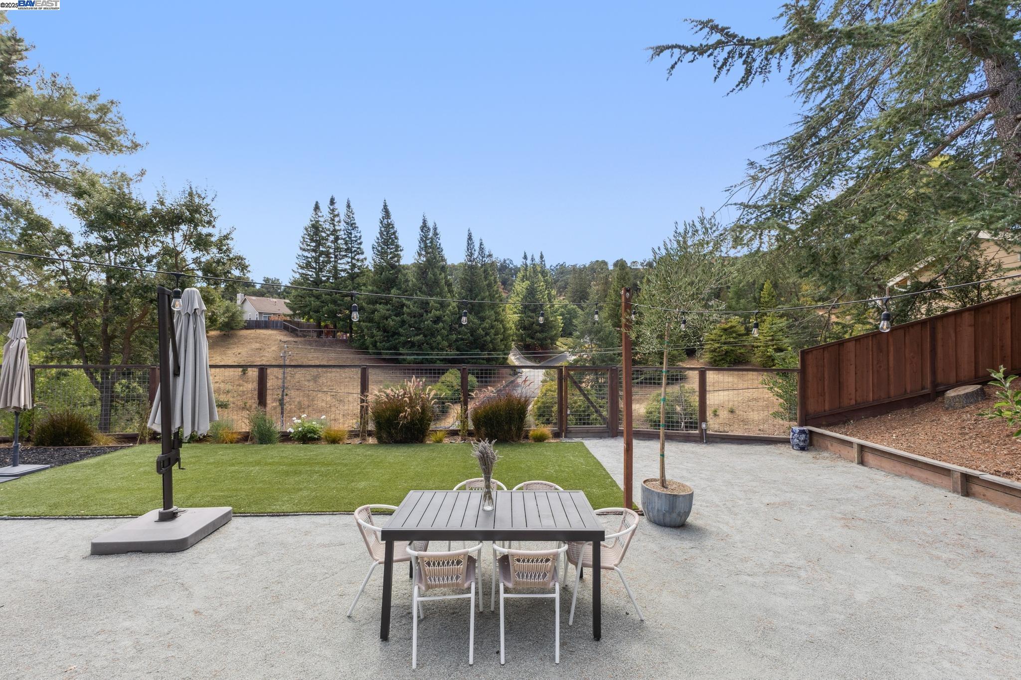 Detail Gallery Image 27 of 51 For 2602 Pebble Beach Loop, Lafayette,  CA 94549 - 4 Beds | 2 Baths