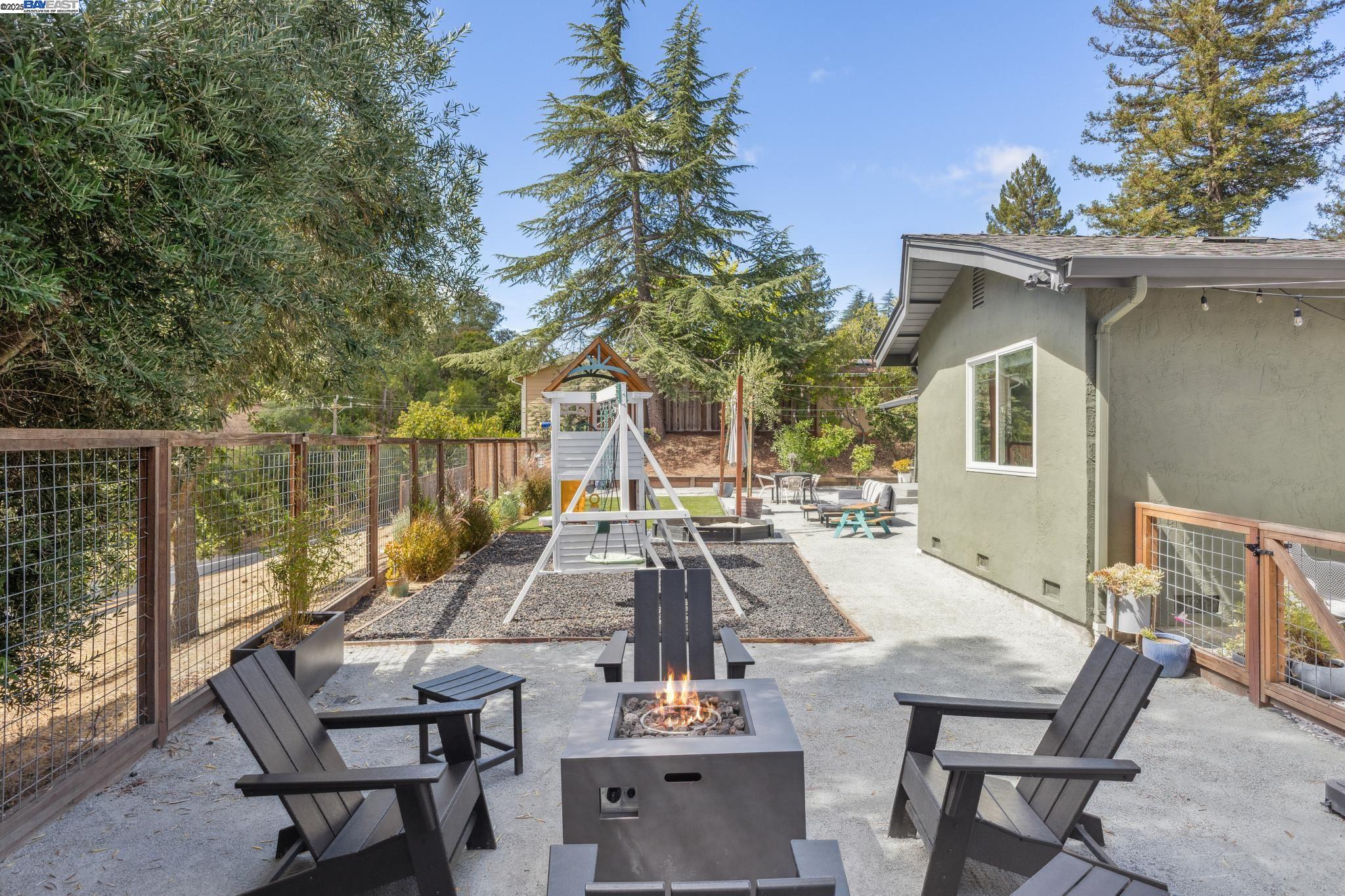 Detail Gallery Image 38 of 51 For 2602 Pebble Beach Loop, Lafayette,  CA 94549 - 4 Beds | 2 Baths