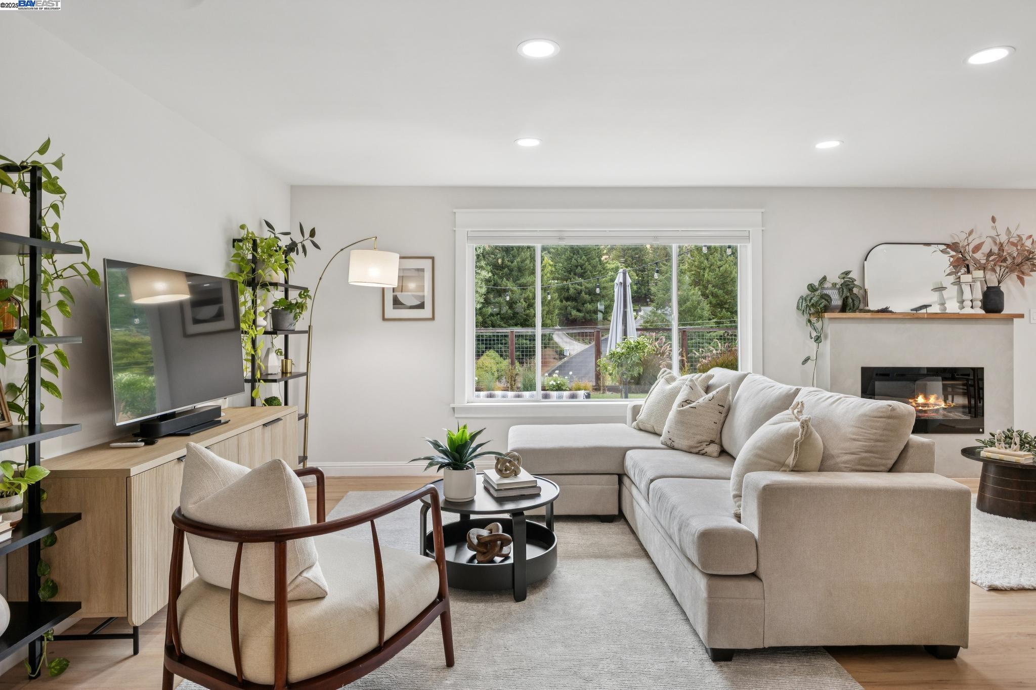 Detail Gallery Image 5 of 51 For 2602 Pebble Beach Loop, Lafayette,  CA 94549 - 4 Beds | 2 Baths