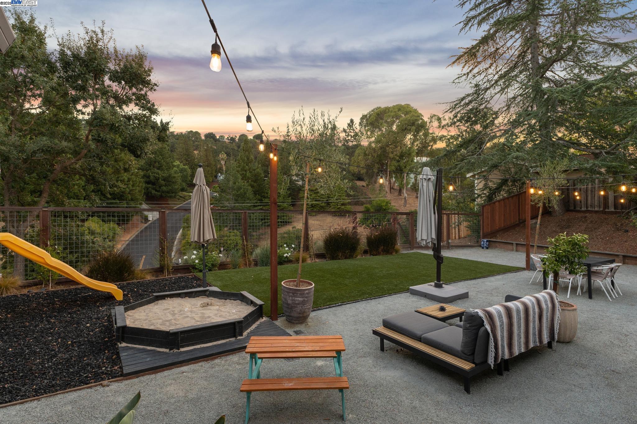 Detail Gallery Image 43 of 51 For 2602 Pebble Beach Loop, Lafayette,  CA 94549 - 4 Beds | 2 Baths