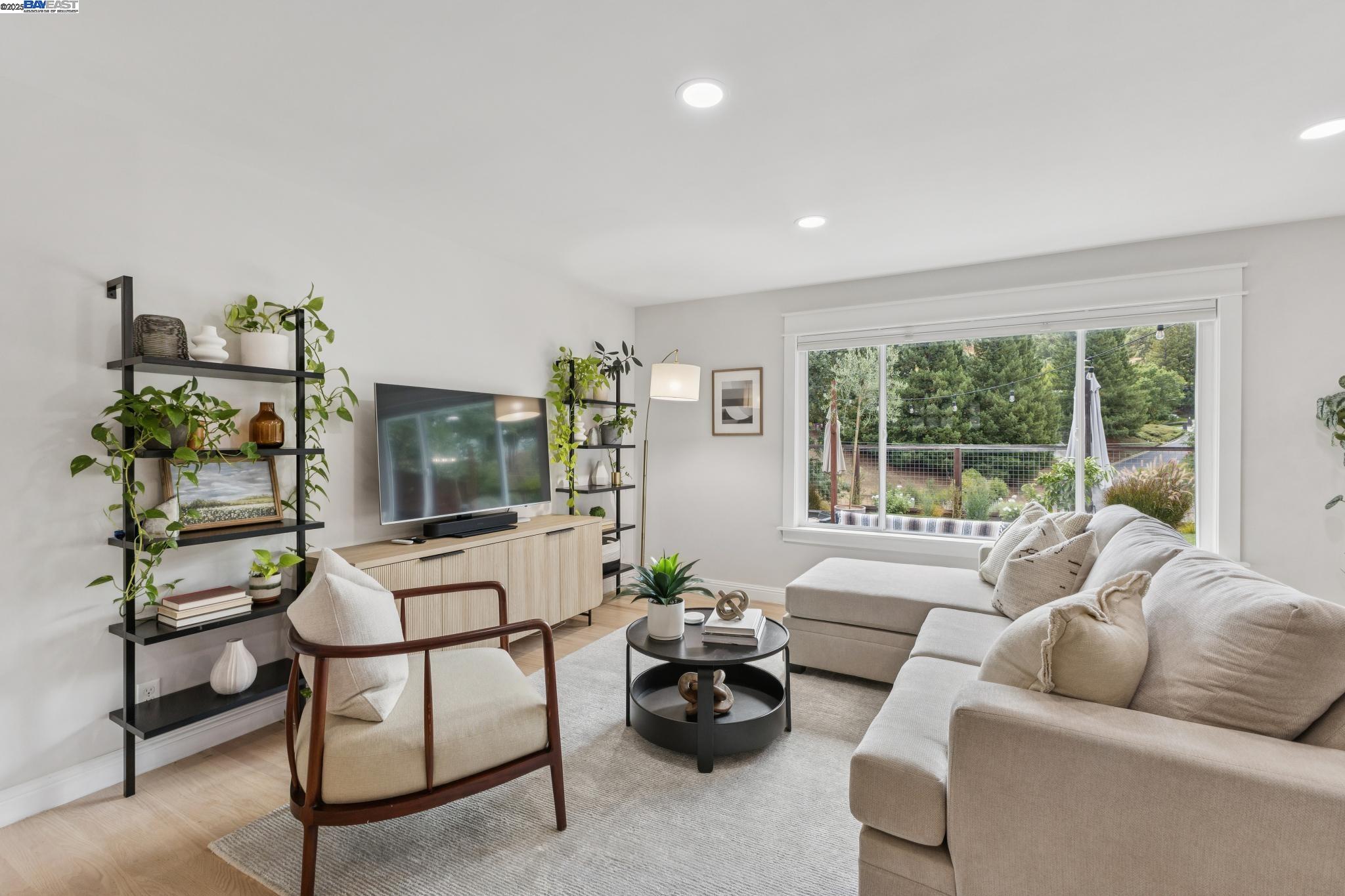 Detail Gallery Image 6 of 51 For 2602 Pebble Beach Loop, Lafayette,  CA 94549 - 4 Beds | 2 Baths