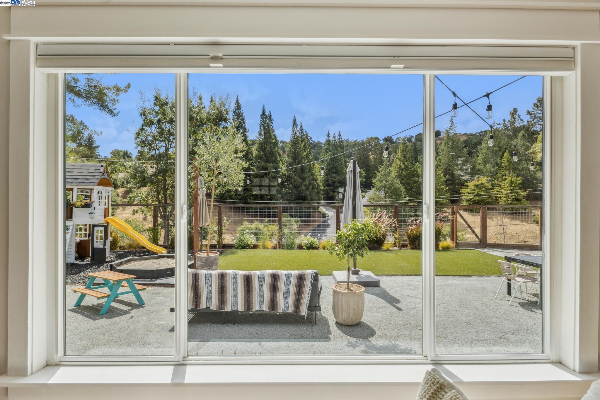 Detail Gallery Image 7 of 51 For 2602 Pebble Beach Loop, Lafayette,  CA 94549 - 4 Beds | 2 Baths