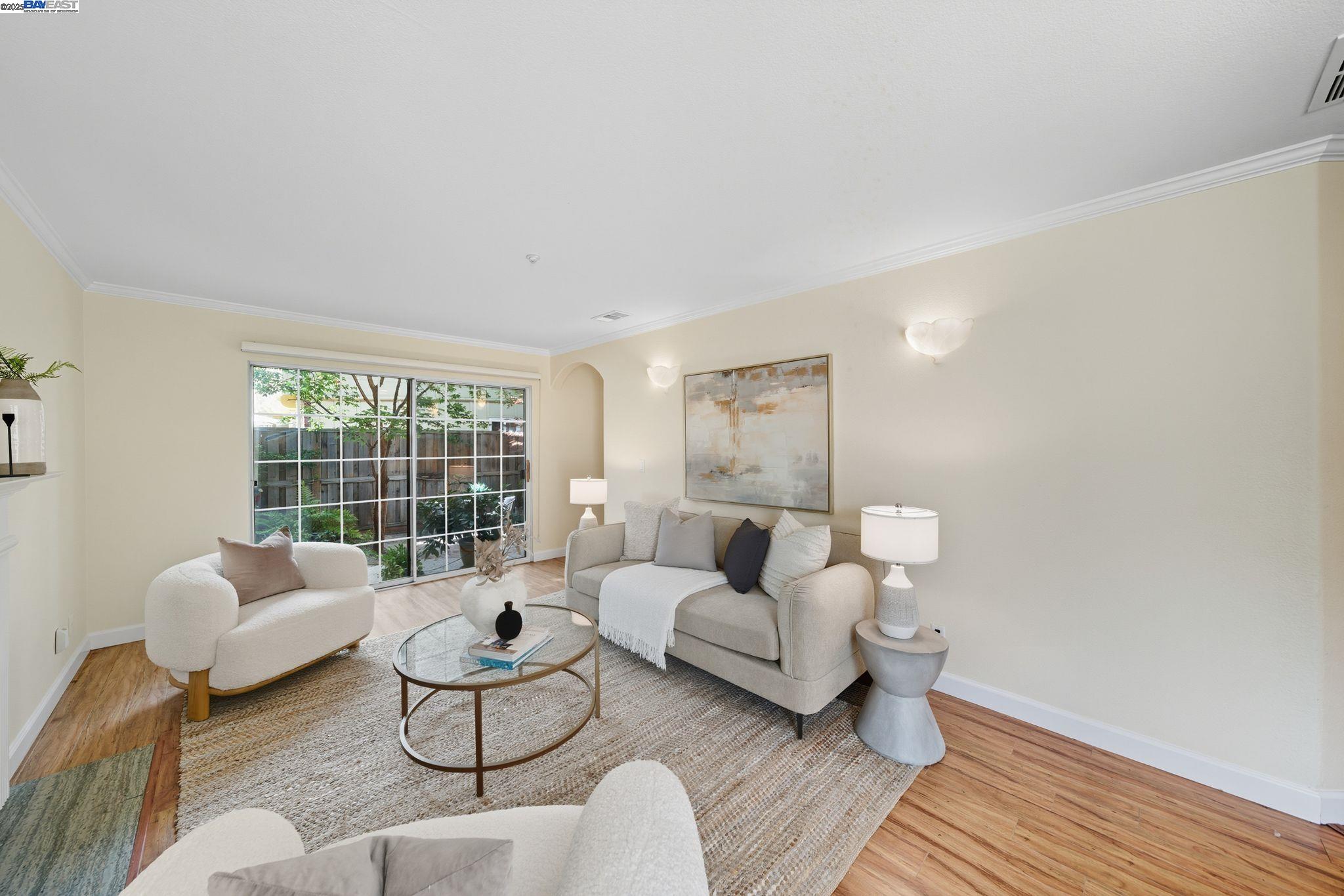 Detail Gallery Image 2 of 41 For 1555 Oxford Sreet, Redwood City,  CA 94061 - 3 Beds | 2/1 Baths