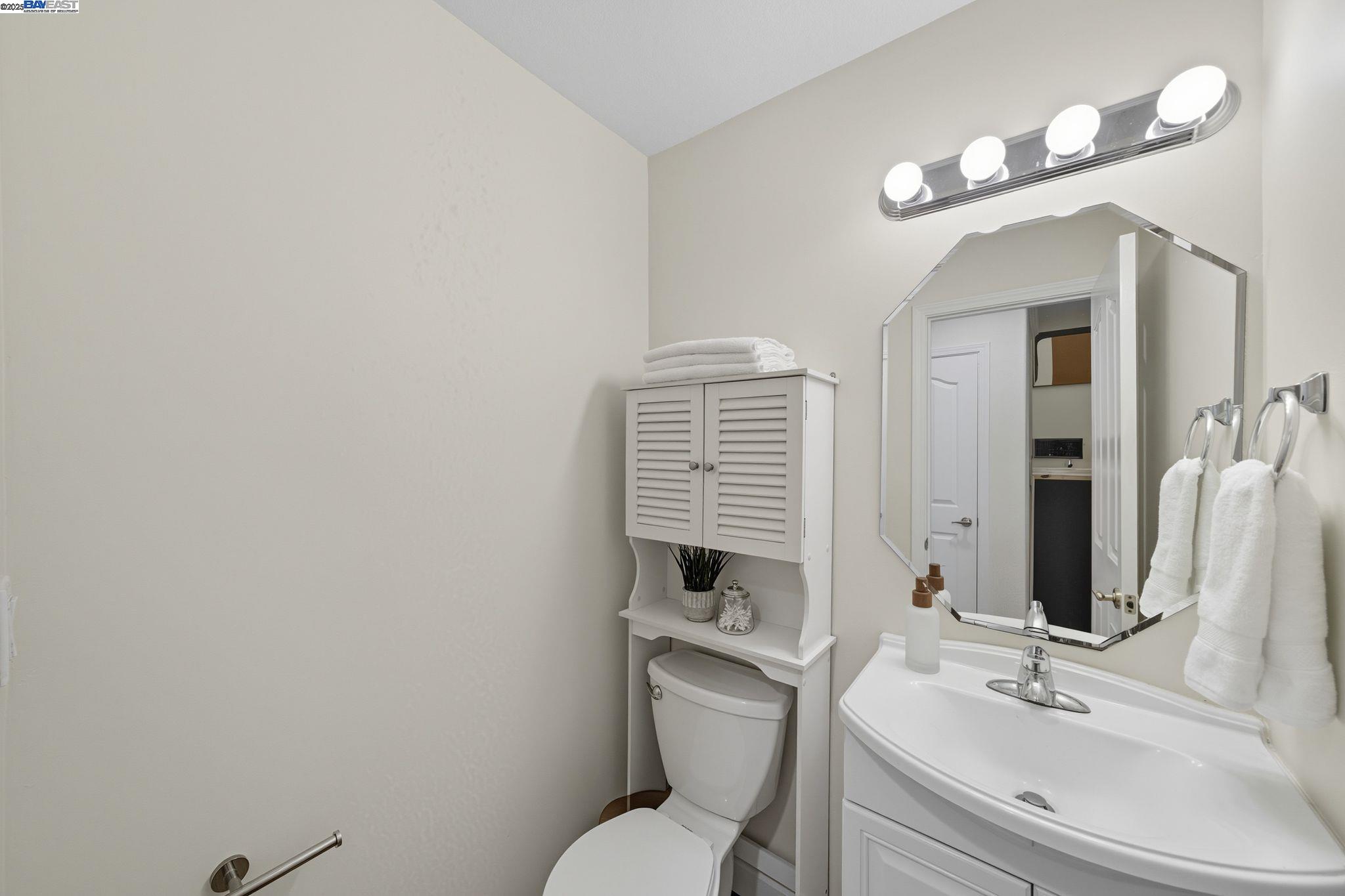 Detail Gallery Image 14 of 41 For 1555 Oxford Sreet, Redwood City,  CA 94061 - 3 Beds | 2/1 Baths