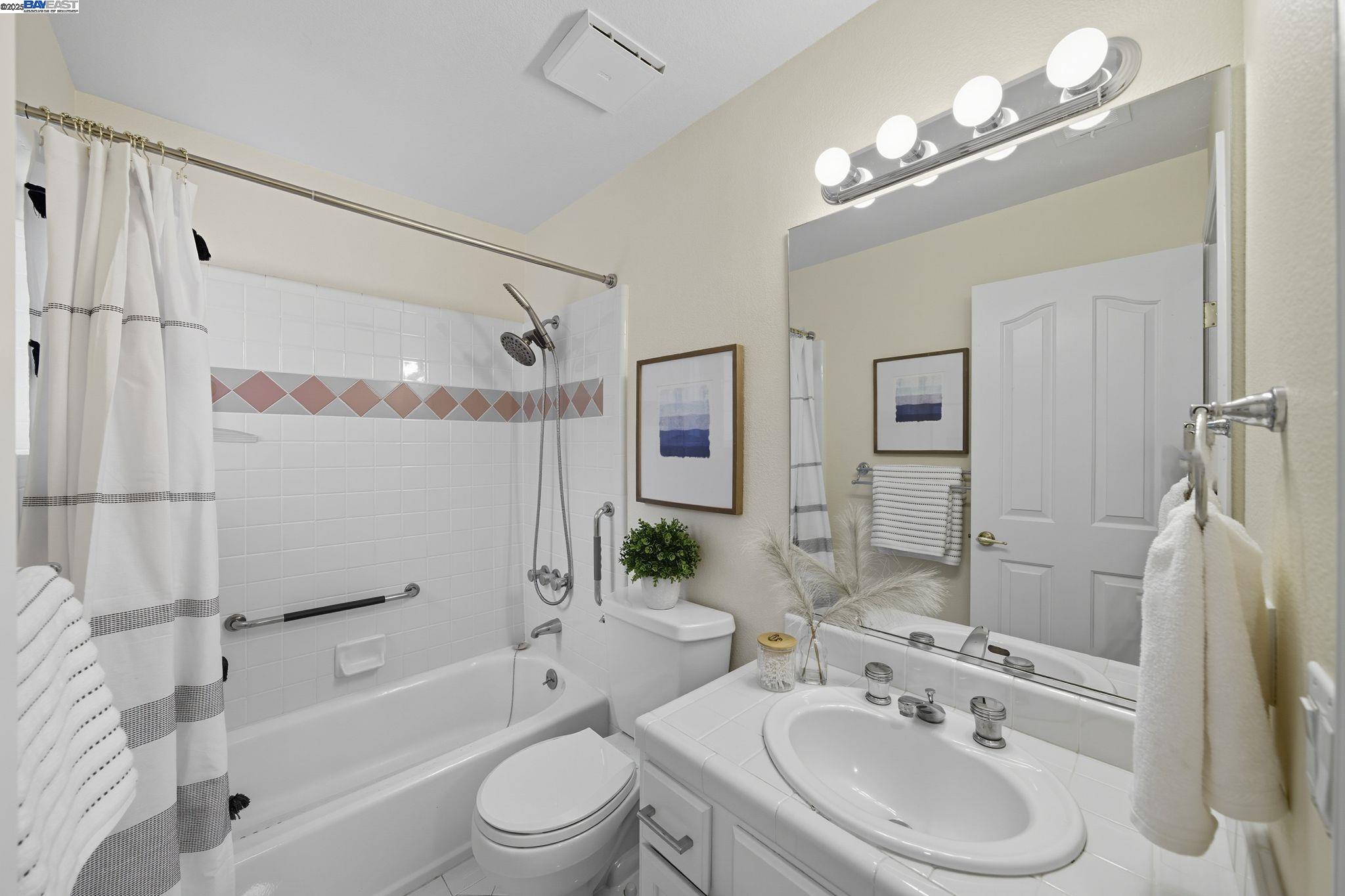 Detail Gallery Image 32 of 41 For 1555 Oxford Sreet, Redwood City,  CA 94061 - 3 Beds | 2/1 Baths