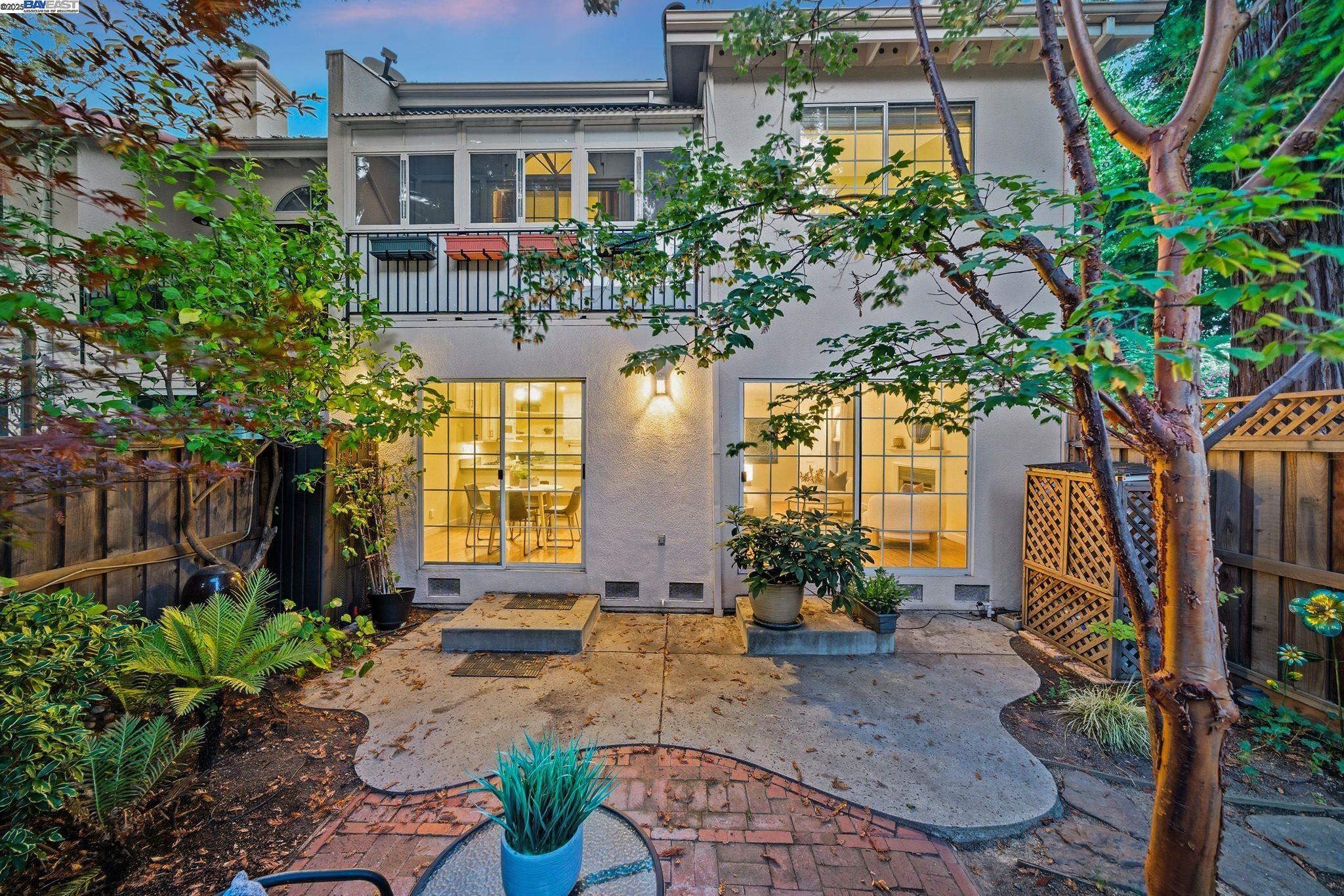 Detail Gallery Image 40 of 41 For 1555 Oxford Sreet, Redwood City,  CA 94061 - 3 Beds | 2/1 Baths