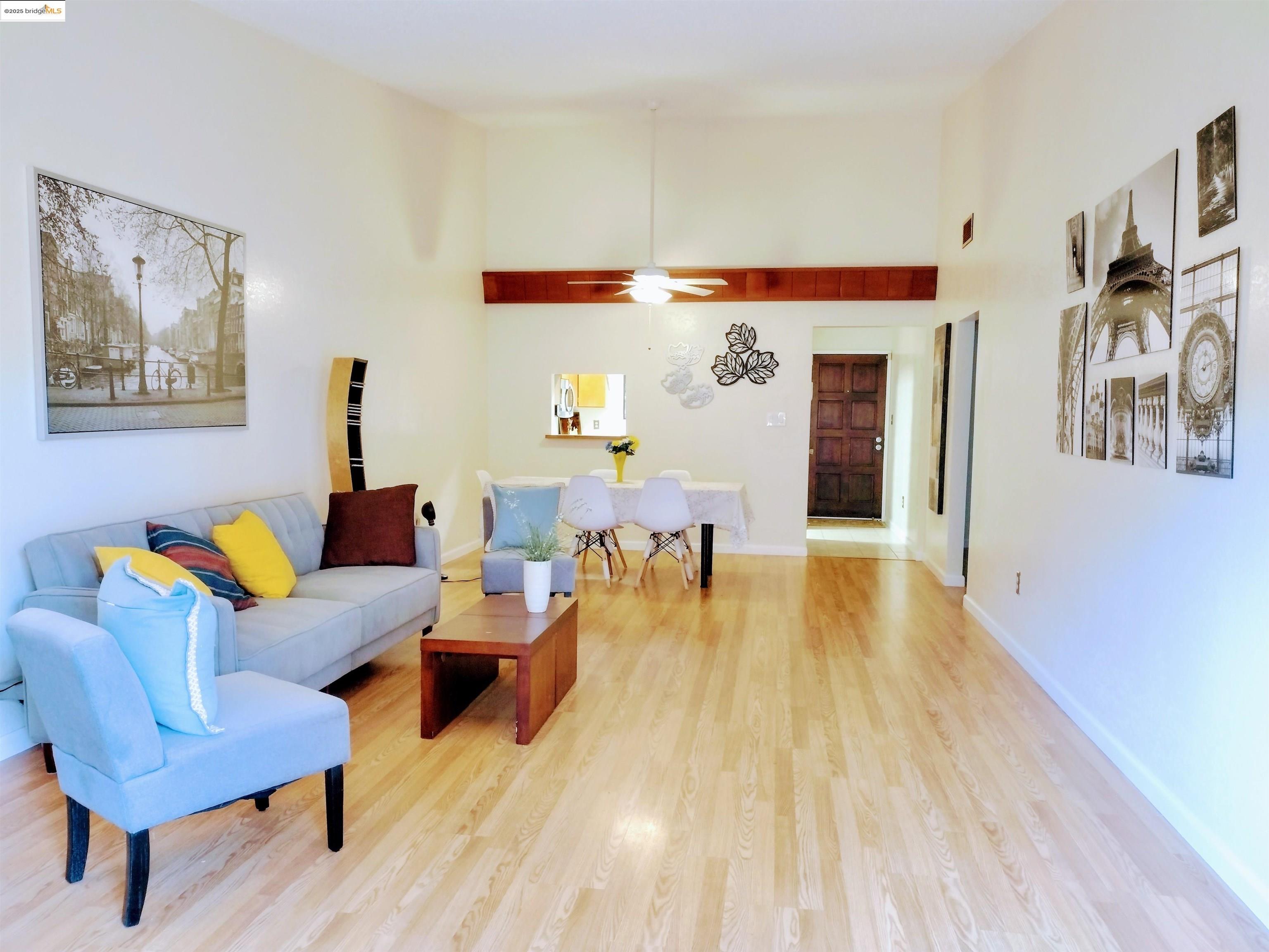 Front Image Thumbnail for EB41111372