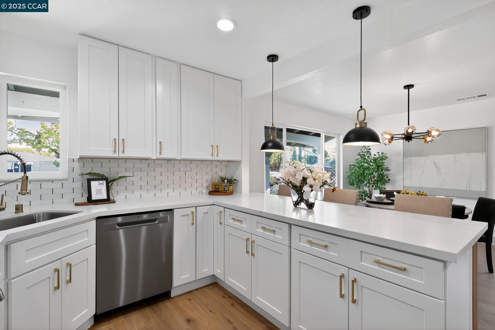 Detail Gallery Image 8 of 29 For 1729 Foxworthy Avenue, San Jose,  CA 95124 - 3 Beds | 2 Baths