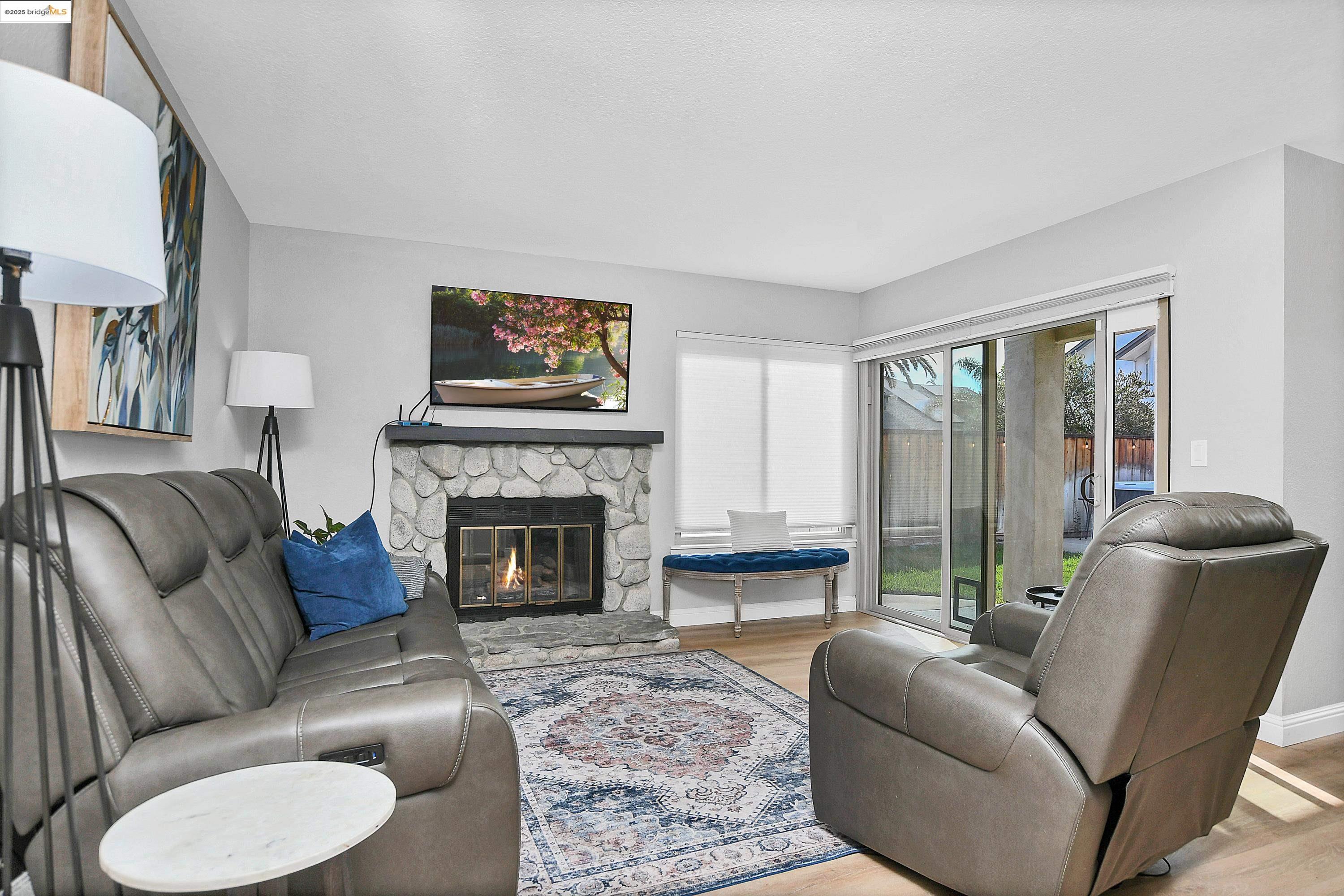 Detail Gallery Image 11 of 39 For 2060 Bowsprit Ct, Discovery Bay,  CA 94505 - 4 Beds | 2/1 Baths