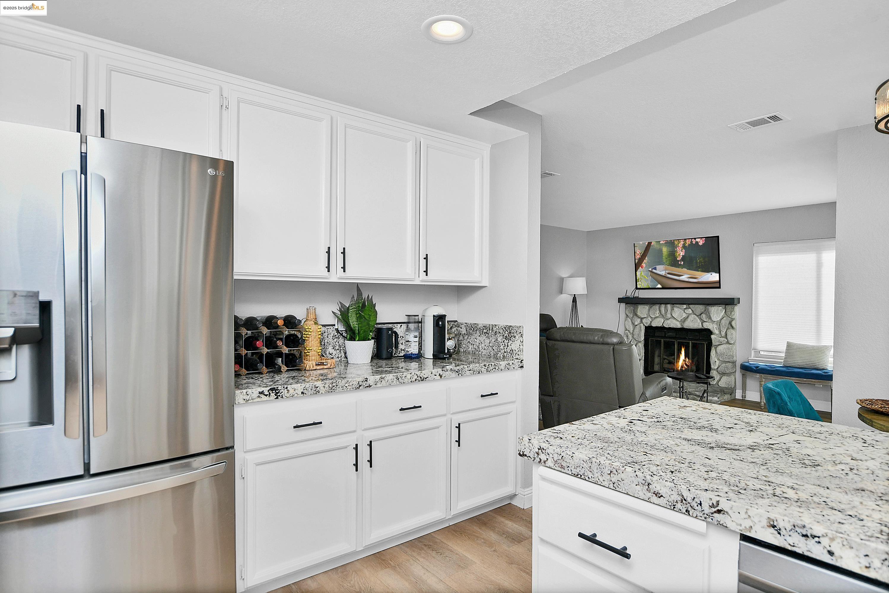 Detail Gallery Image 17 of 39 For 2060 Bowsprit Ct, Discovery Bay,  CA 94505 - 4 Beds | 2/1 Baths