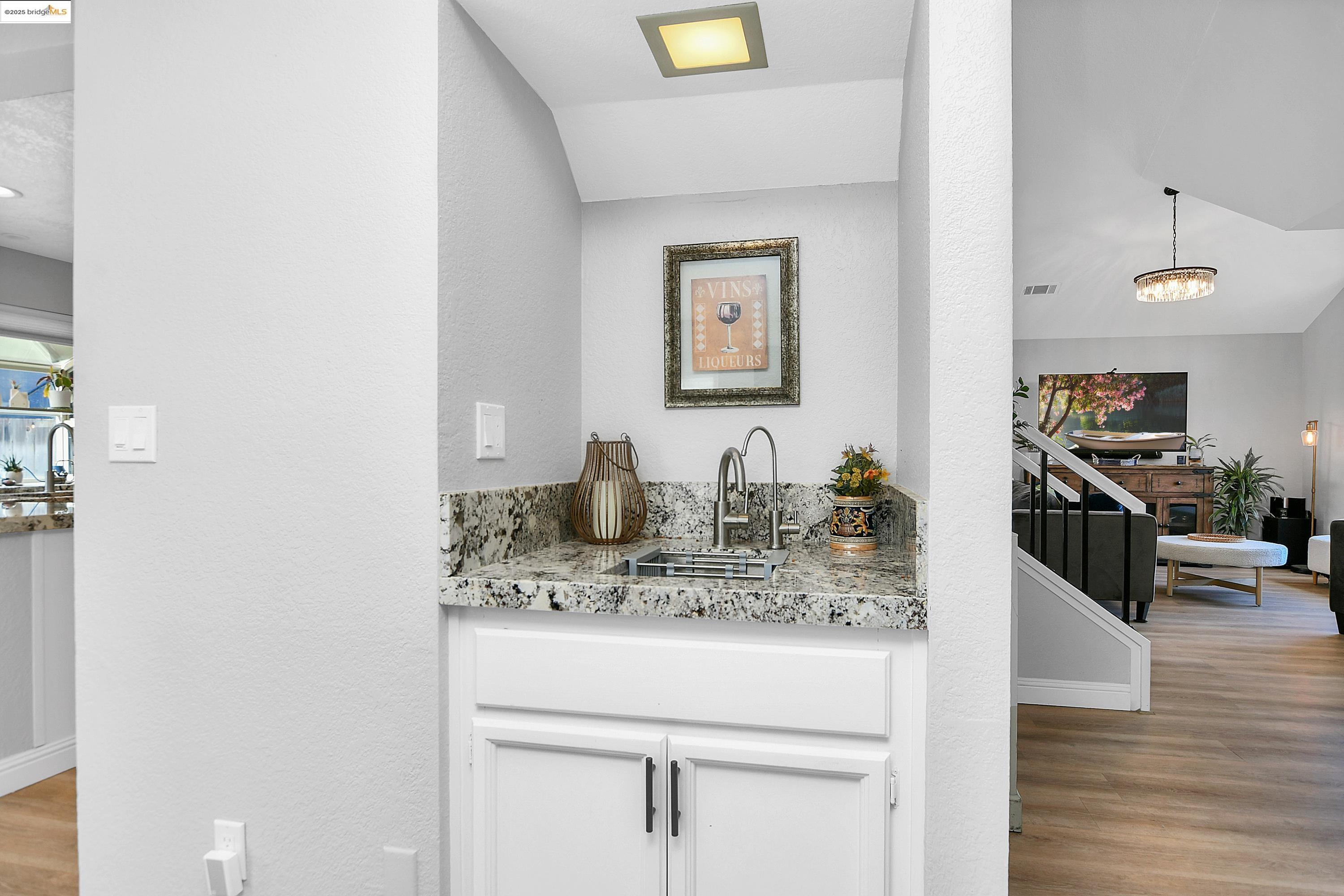Detail Gallery Image 18 of 39 For 2060 Bowsprit Ct, Discovery Bay,  CA 94505 - 4 Beds | 2/1 Baths