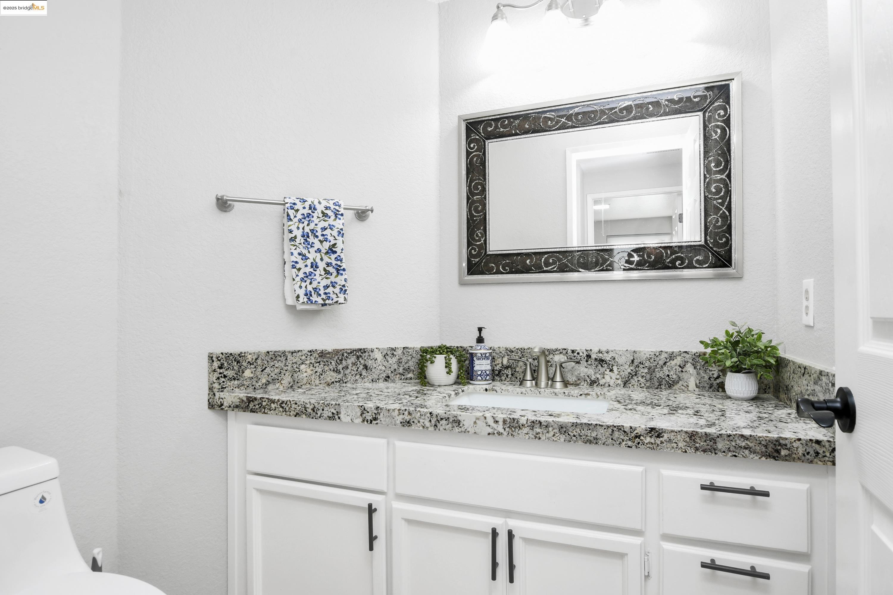 Detail Gallery Image 19 of 39 For 2060 Bowsprit Ct, Discovery Bay,  CA 94505 - 4 Beds | 2/1 Baths