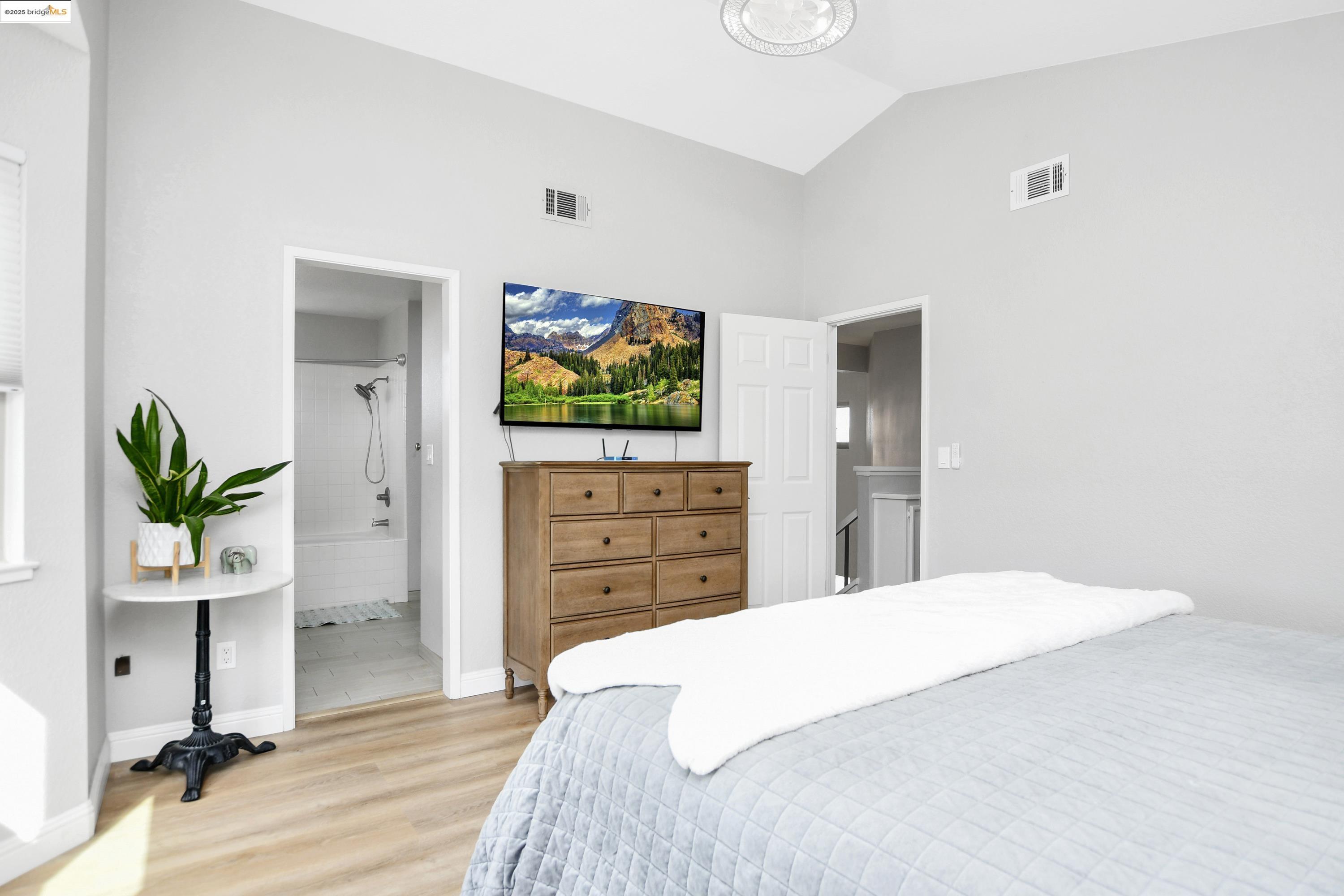 Detail Gallery Image 26 of 39 For 2060 Bowsprit Ct, Discovery Bay,  CA 94505 - 4 Beds | 2/1 Baths