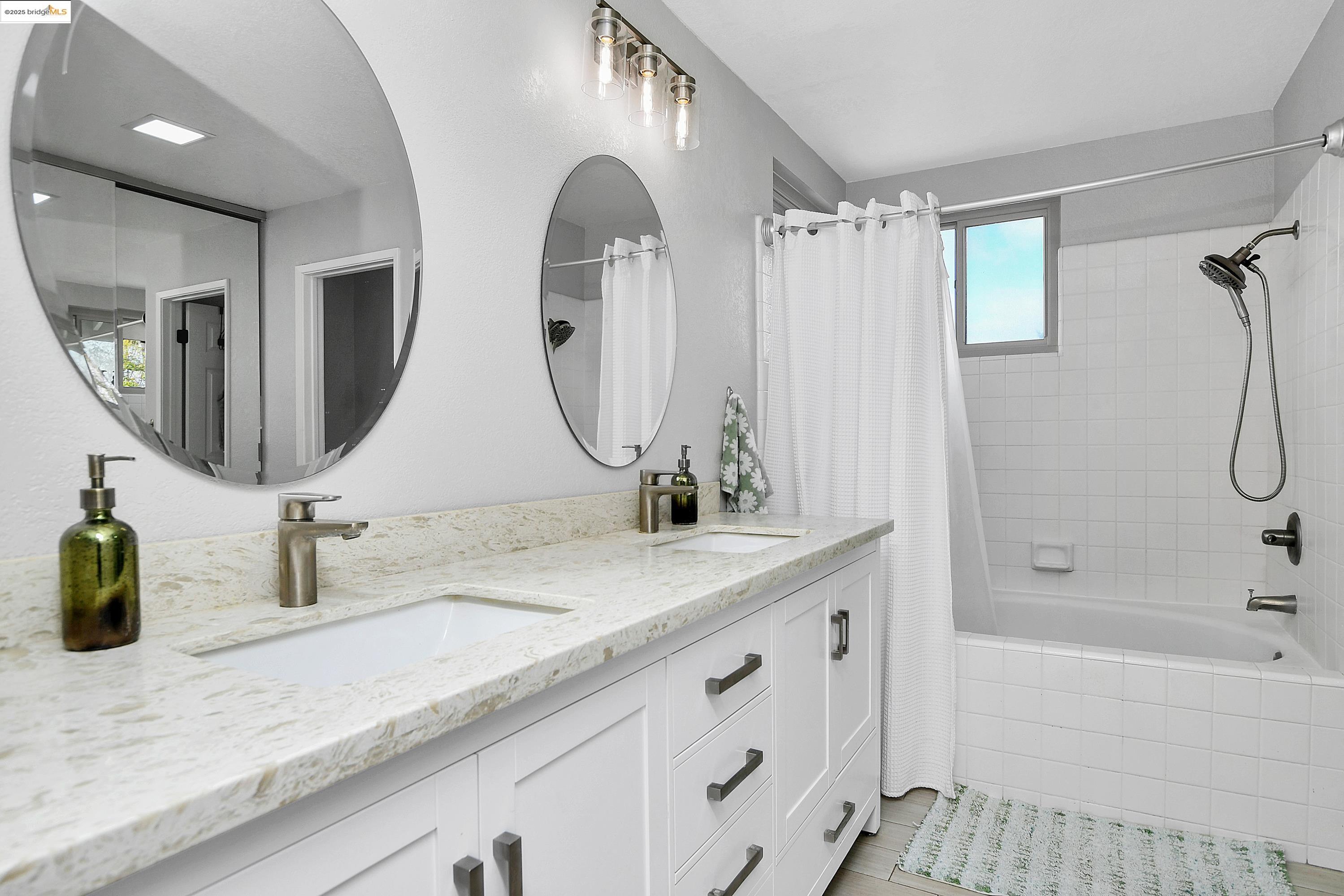 Detail Gallery Image 27 of 39 For 2060 Bowsprit Ct, Discovery Bay,  CA 94505 - 4 Beds | 2/1 Baths