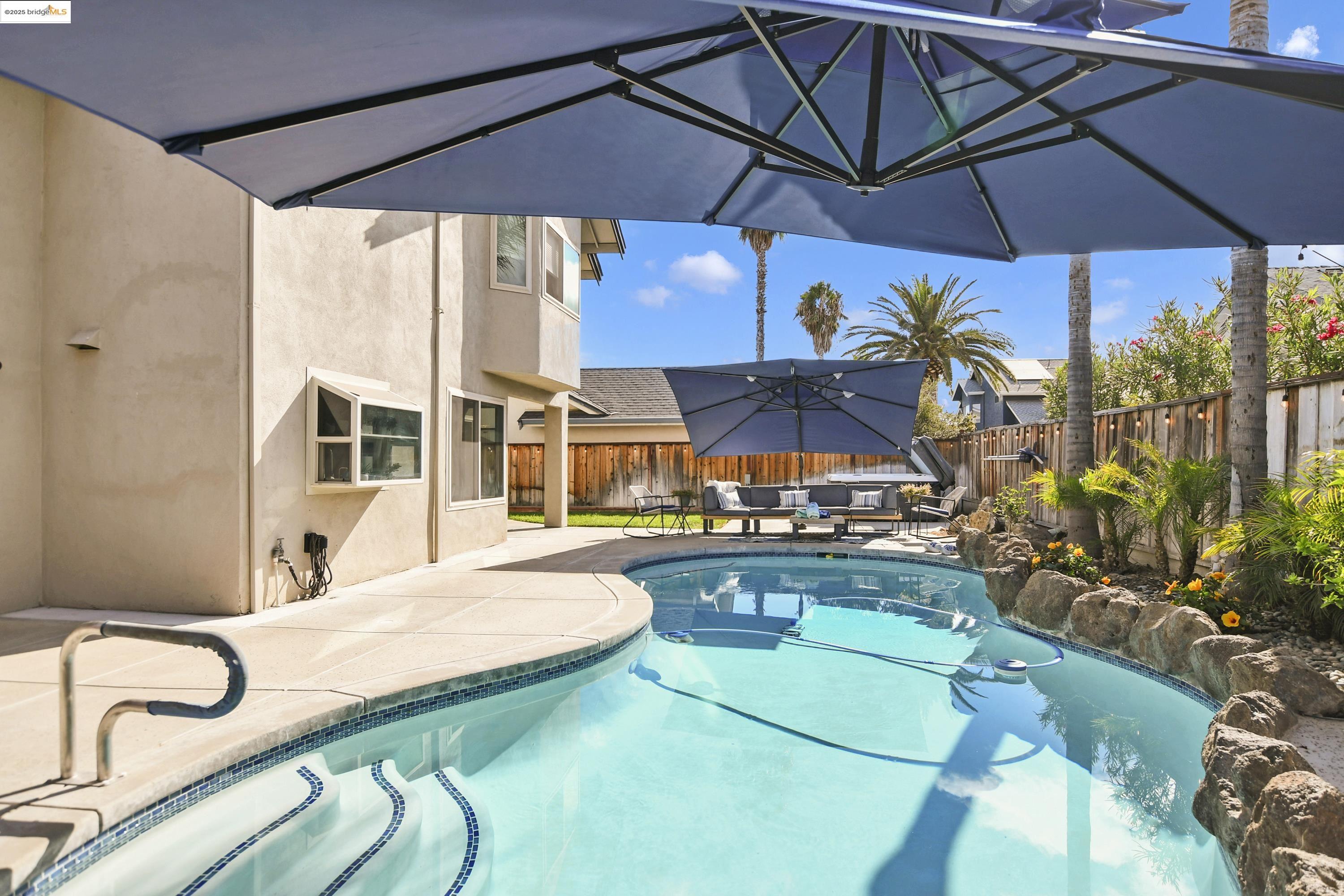 Detail Gallery Image 33 of 39 For 2060 Bowsprit Ct, Discovery Bay,  CA 94505 - 4 Beds | 2/1 Baths