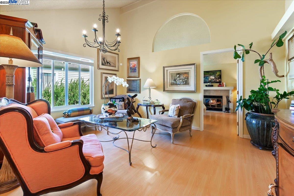 Detail Gallery Image 11 of 39 For 137 Parfait Ln, Alameda,  CA 94502 - 3 Beds | 2 Baths
