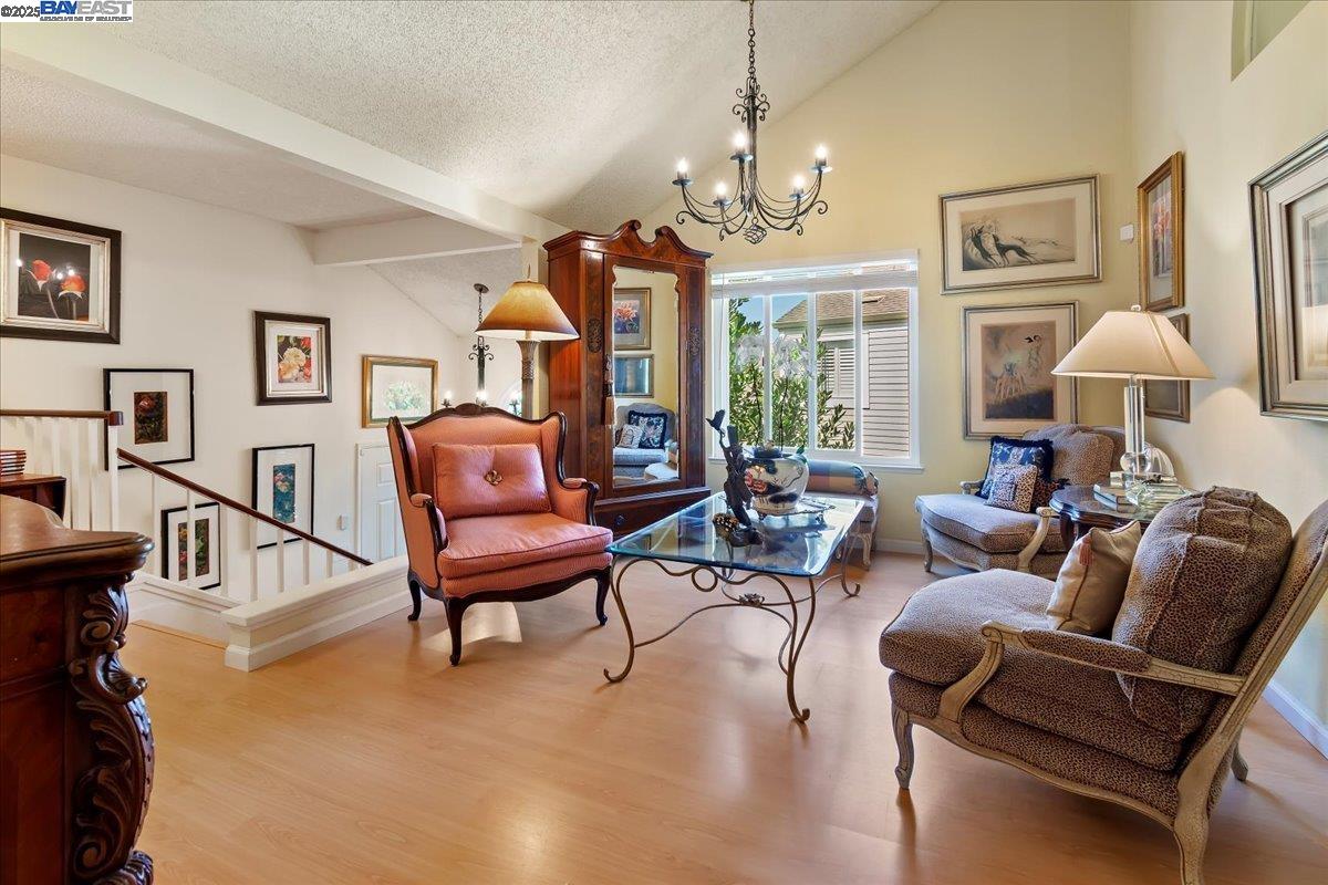 Detail Gallery Image 12 of 39 For 137 Parfait Ln, Alameda,  CA 94502 - 3 Beds | 2 Baths