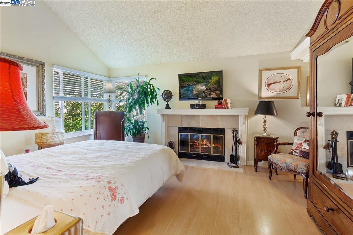Detail Gallery Image 15 of 39 For 137 Parfait Ln, Alameda,  CA 94502 - 3 Beds | 2 Baths