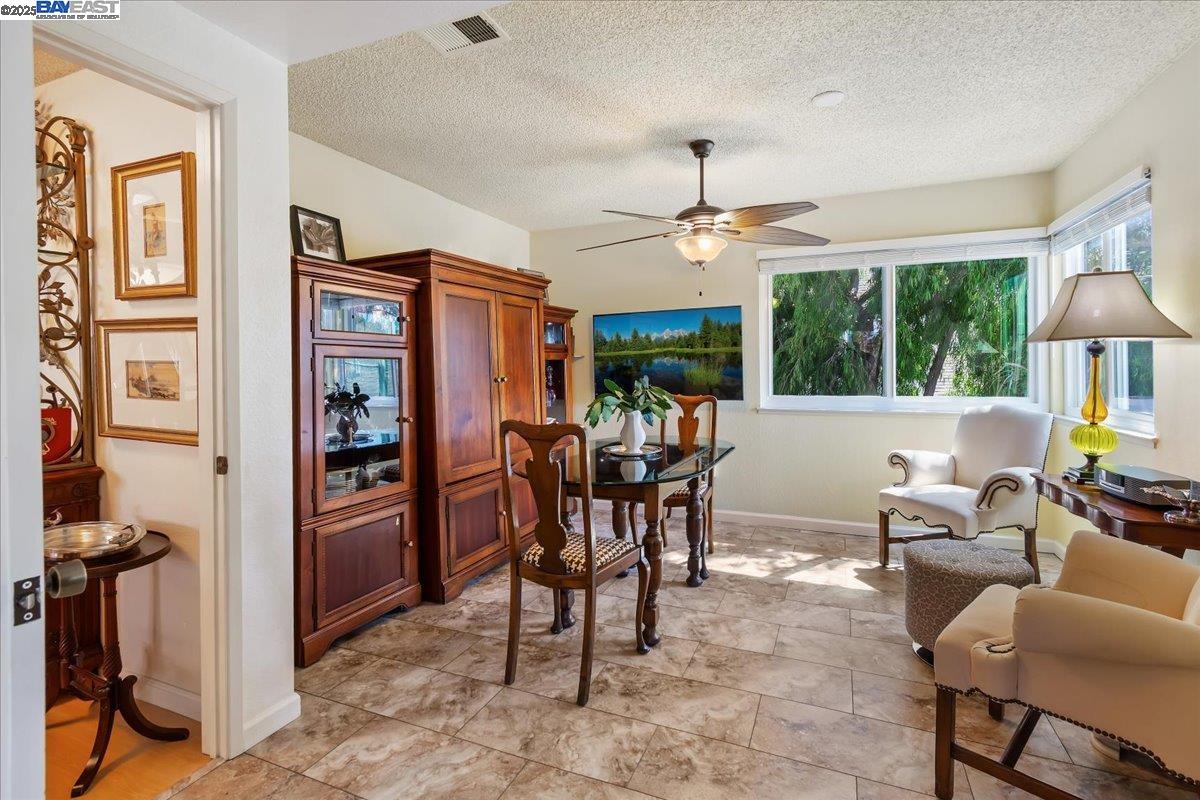 Detail Gallery Image 22 of 39 For 137 Parfait Ln, Alameda,  CA 94502 - 3 Beds | 2 Baths