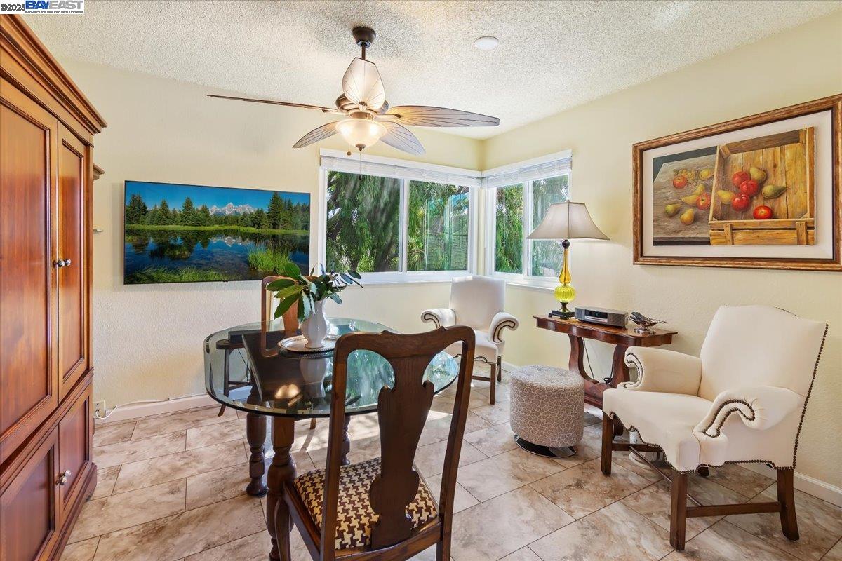 Detail Gallery Image 23 of 39 For 137 Parfait Ln, Alameda,  CA 94502 - 3 Beds | 2 Baths