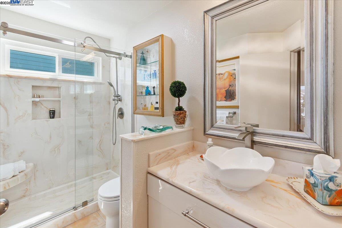 Detail Gallery Image 25 of 39 For 137 Parfait Ln, Alameda,  CA 94502 - 3 Beds | 2 Baths