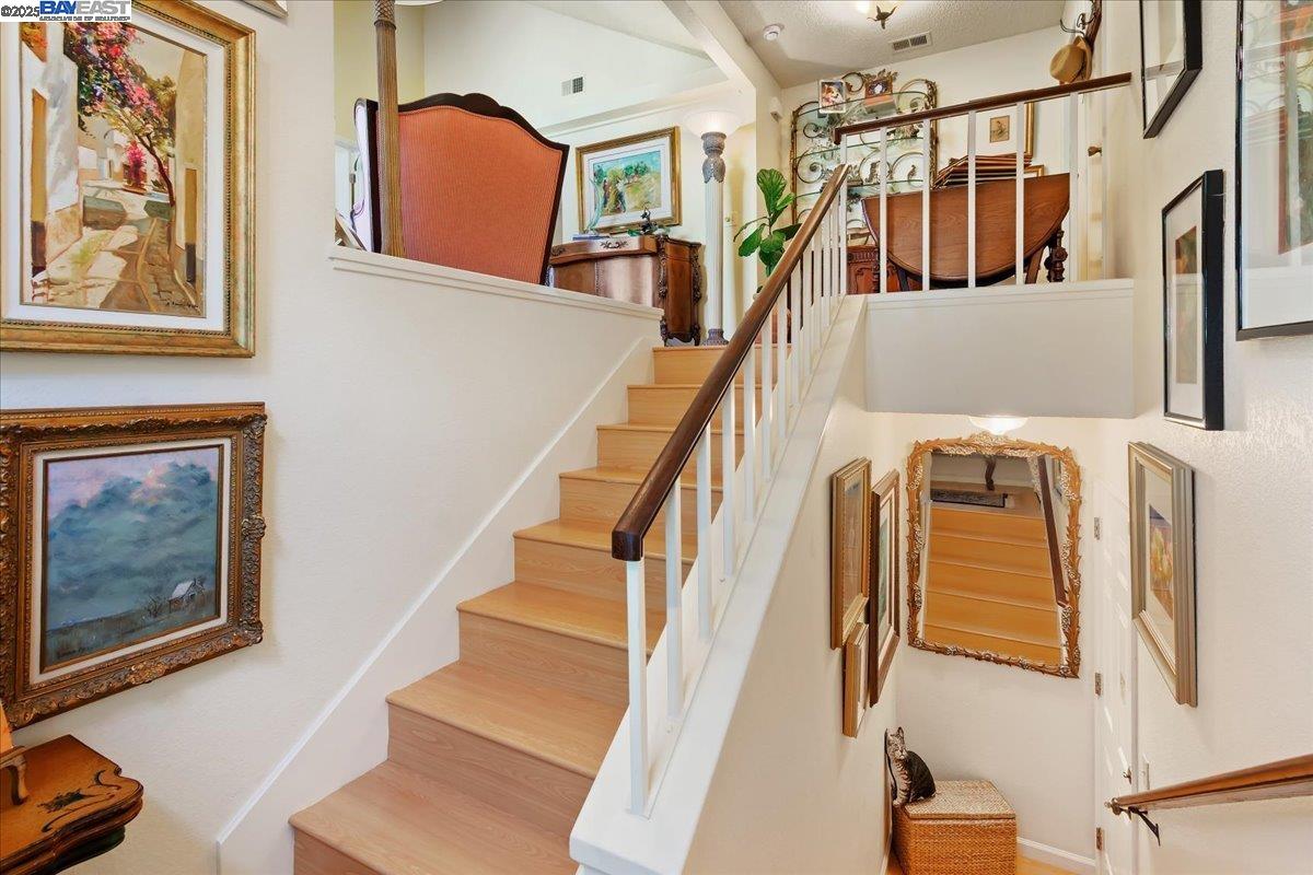 Detail Gallery Image 26 of 39 For 137 Parfait Ln, Alameda,  CA 94502 - 3 Beds | 2 Baths