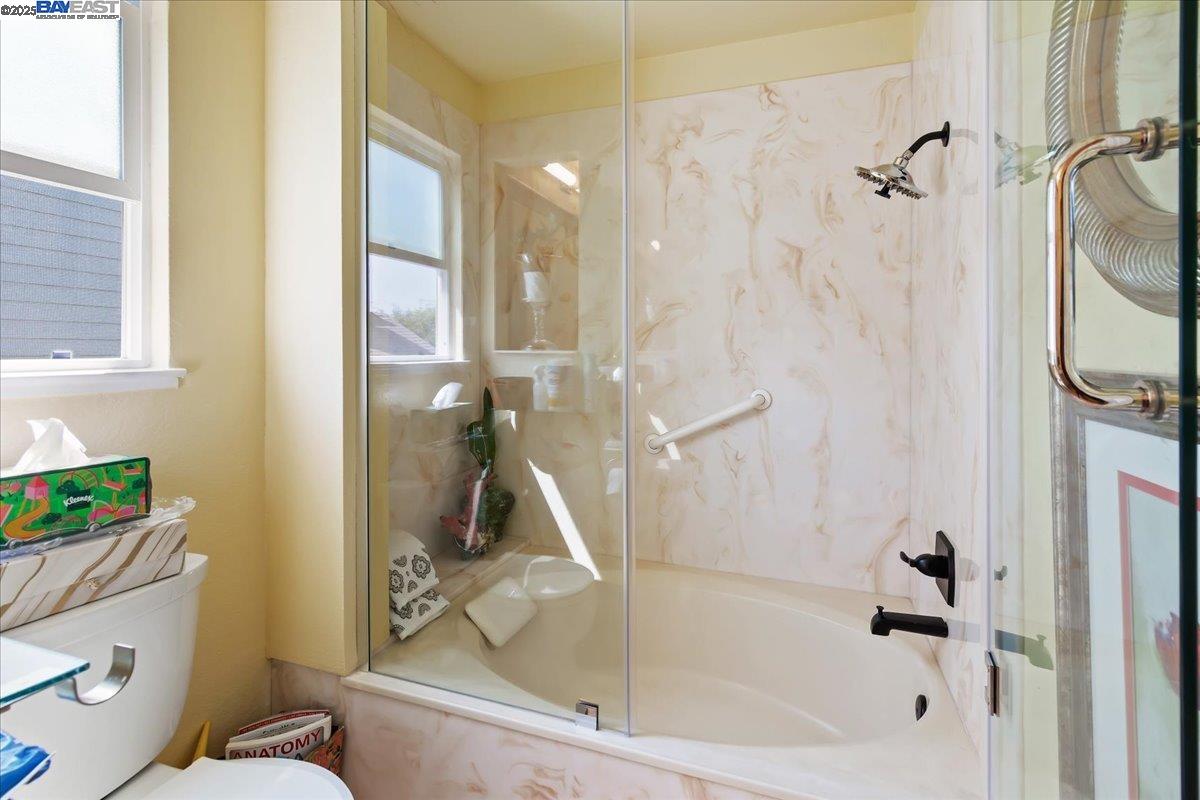 Detail Gallery Image 34 of 39 For 137 Parfait Ln, Alameda,  CA 94502 - 3 Beds | 2 Baths