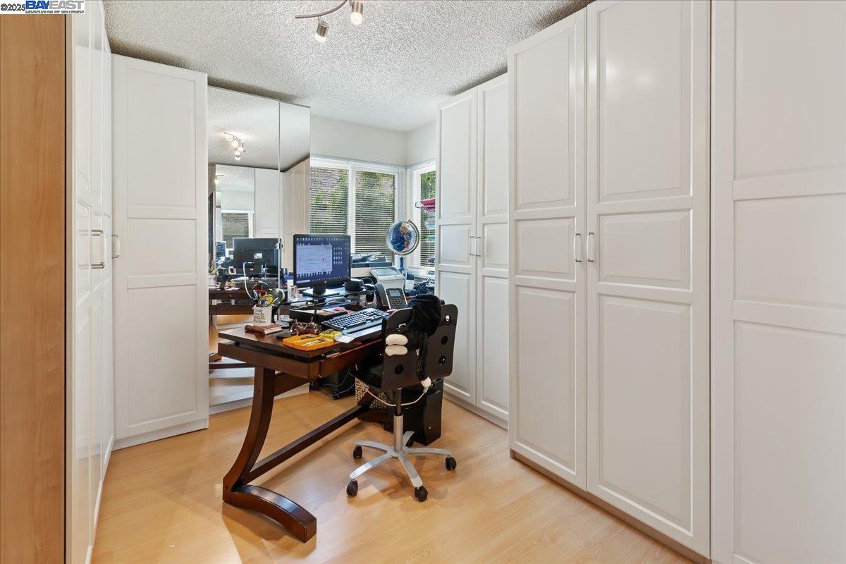 Detail Gallery Image 35 of 39 For 137 Parfait Ln, Alameda,  CA 94502 - 3 Beds | 2 Baths