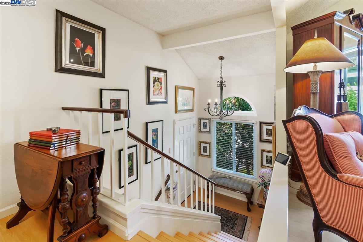 Detail Gallery Image 8 of 39 For 137 Parfait Ln, Alameda,  CA 94502 - 3 Beds | 2 Baths
