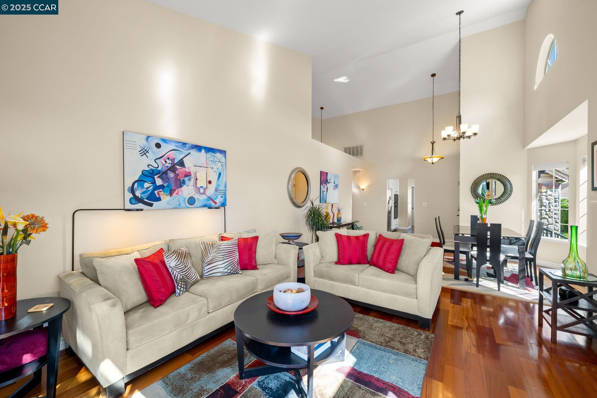 Detail Gallery Image 3 of 48 For 117 Crow Pl, Clayton,  CA 94517 - 3 Beds | 2 Baths