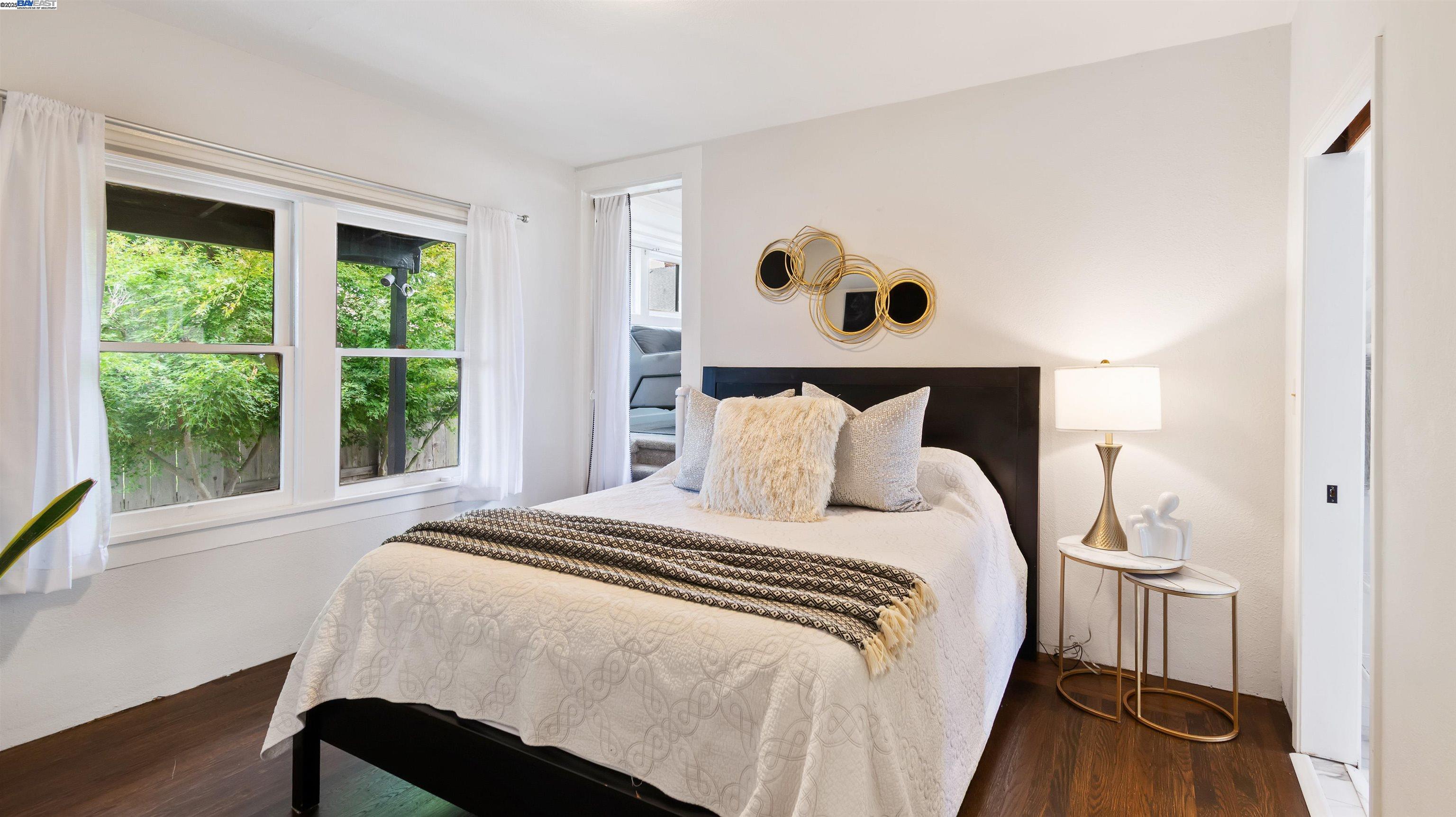 Detail Gallery Image 16 of 28 For 830 Buena Vista Ave, Alameda,  CA 94501 - 2 Beds | 1 Baths