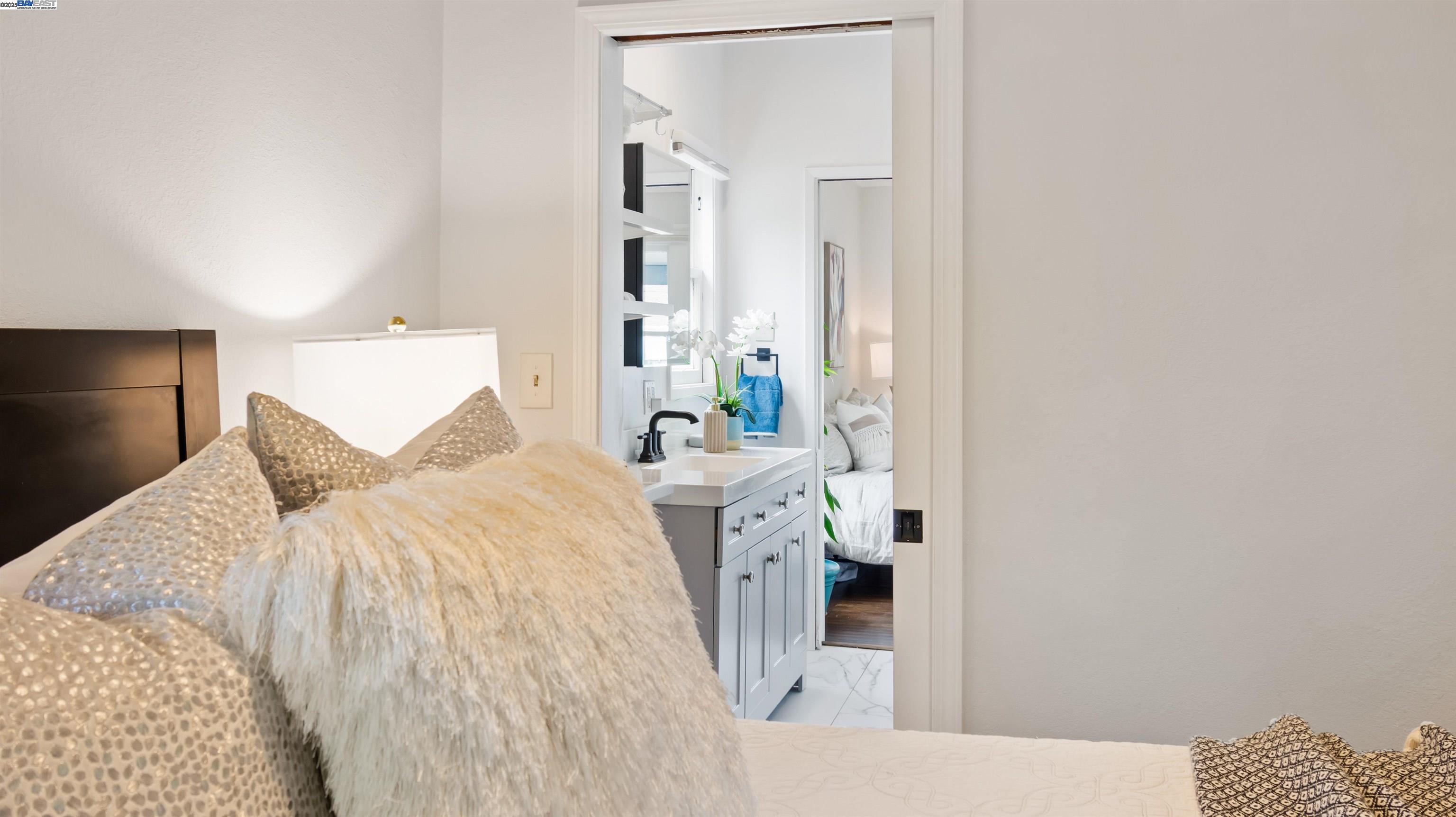 Detail Gallery Image 17 of 28 For 830 Buena Vista Ave, Alameda,  CA 94501 - 2 Beds | 1 Baths
