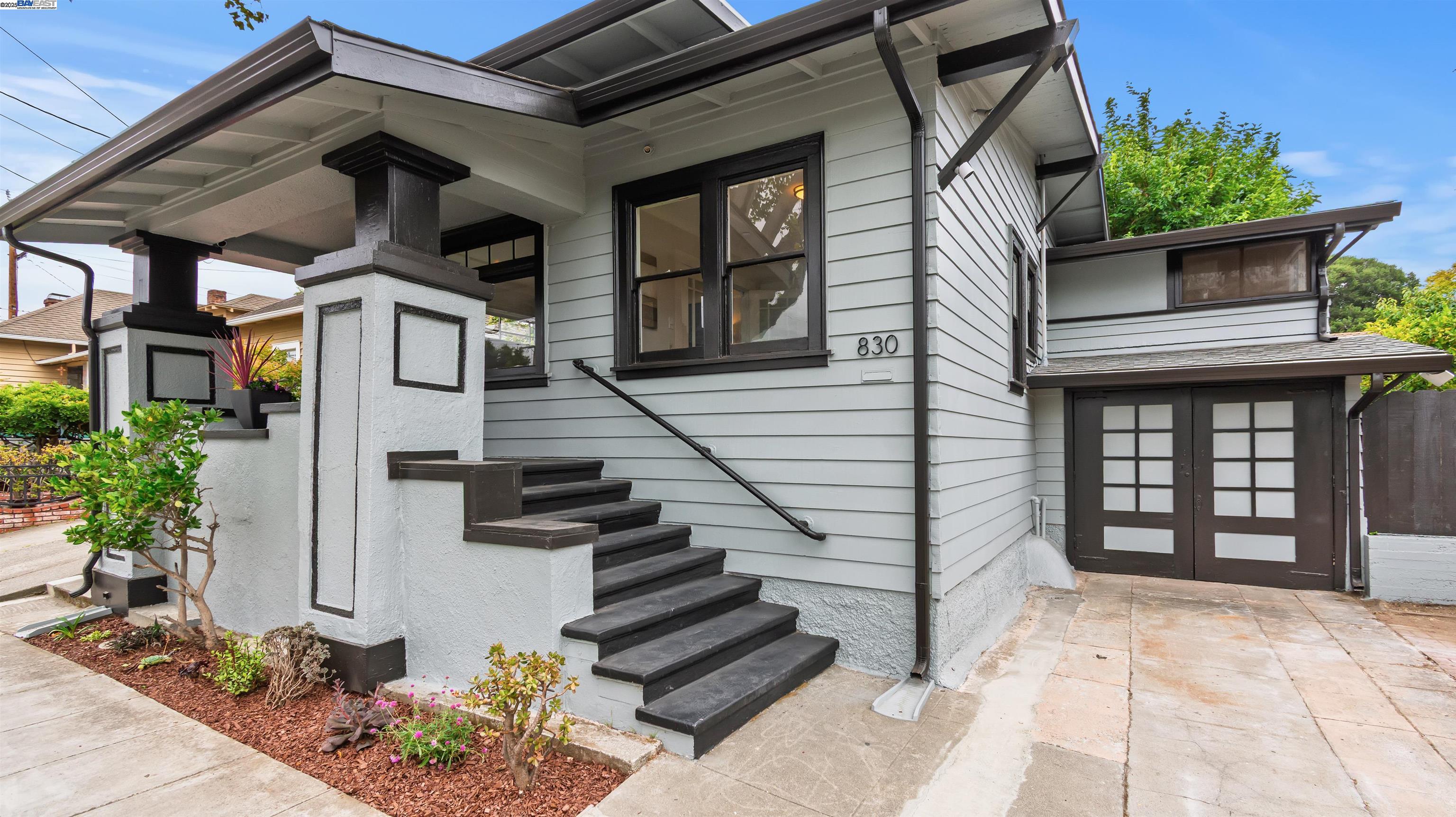 Detail Gallery Image 3 of 28 For 830 Buena Vista Ave, Alameda,  CA 94501 - 2 Beds | 1 Baths