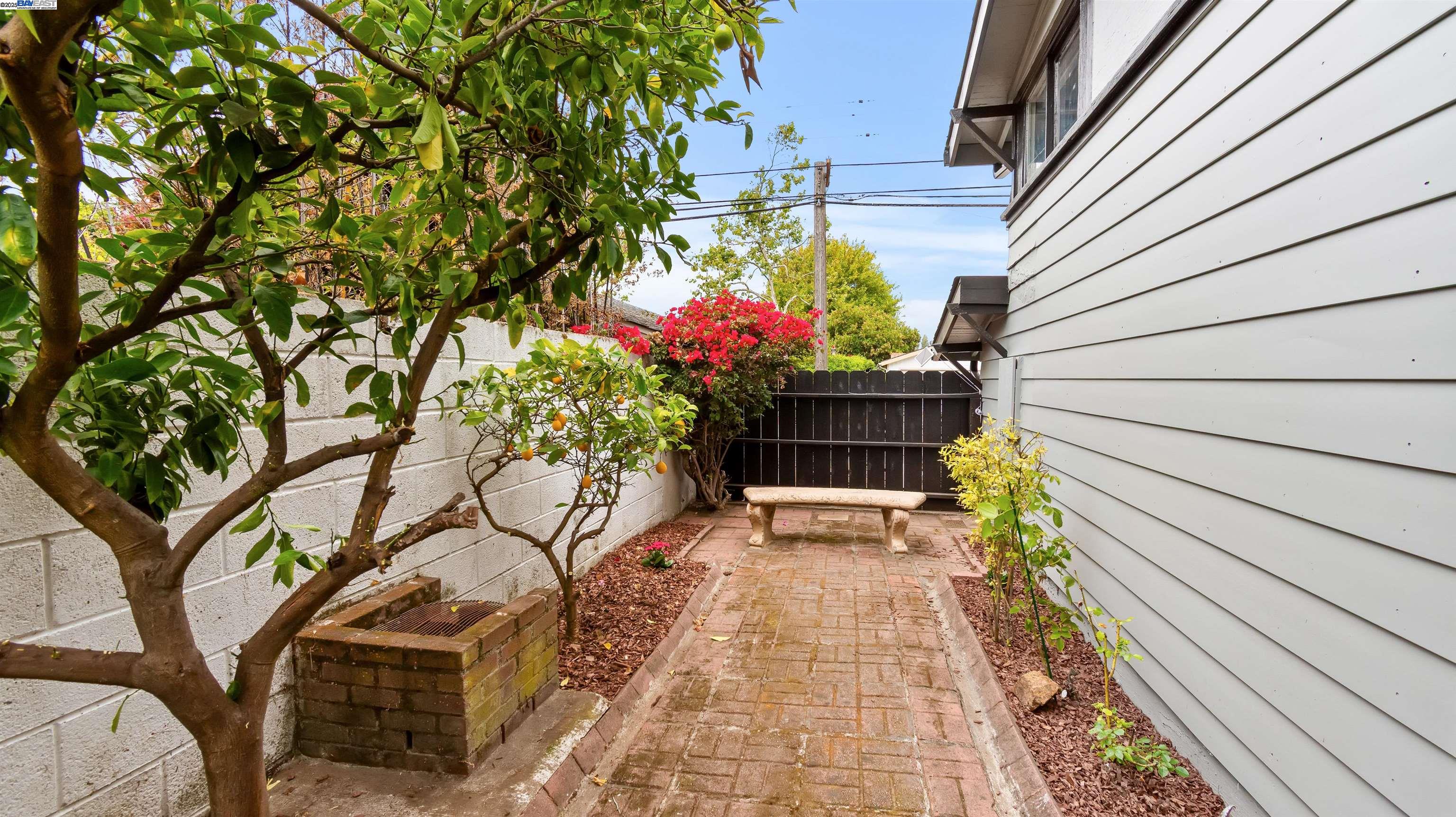 Detail Gallery Image 26 of 28 For 830 Buena Vista Ave, Alameda,  CA 94501 - 2 Beds | 1 Baths
