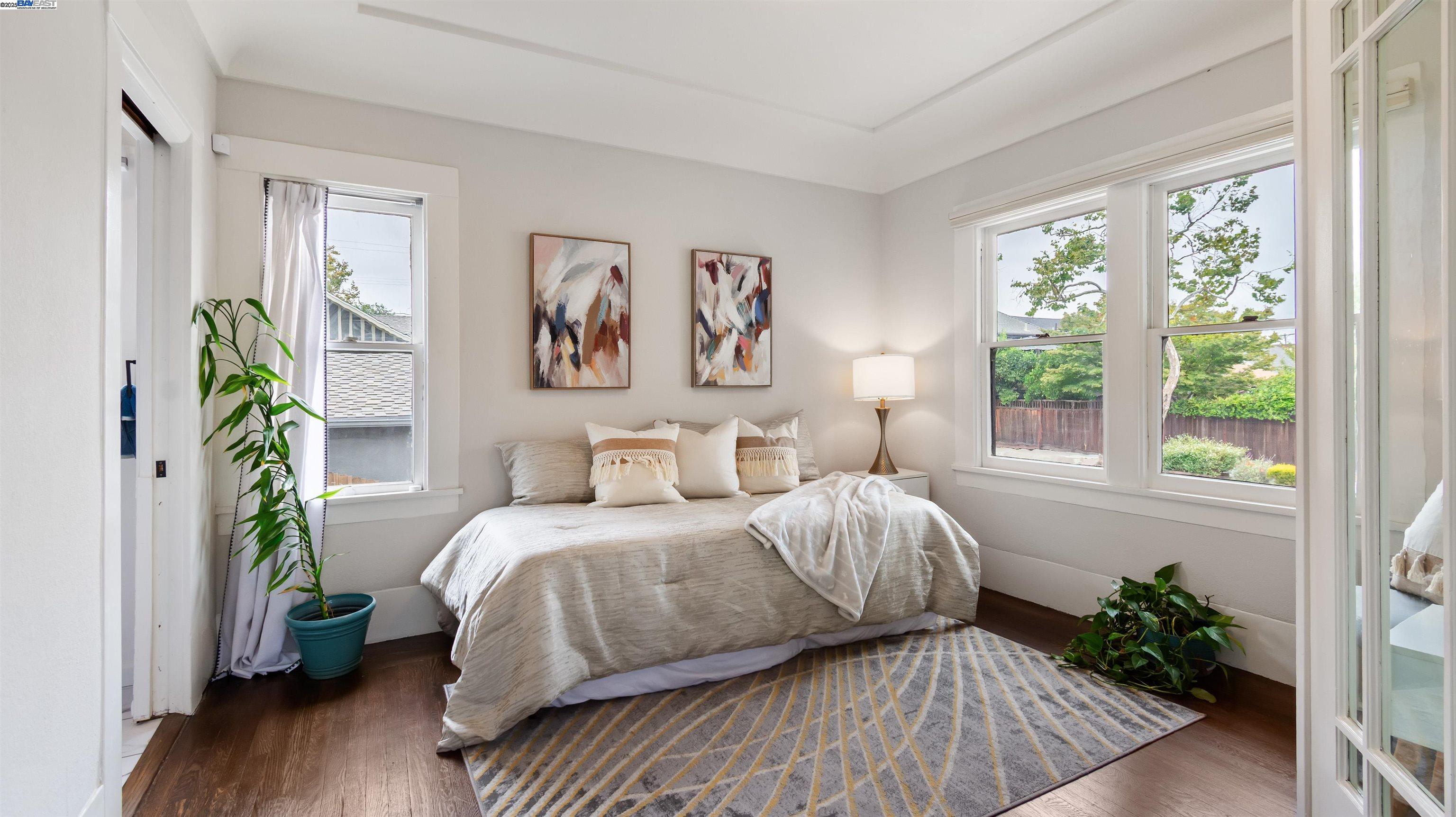 Detail Gallery Image 10 of 28 For 830 Buena Vista Ave, Alameda,  CA 94501 - 2 Beds | 1 Baths
