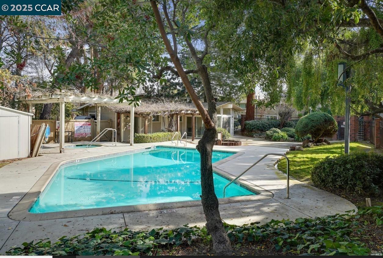 More Details about MLS # 41111381 : 394 ILO LANE # 303
