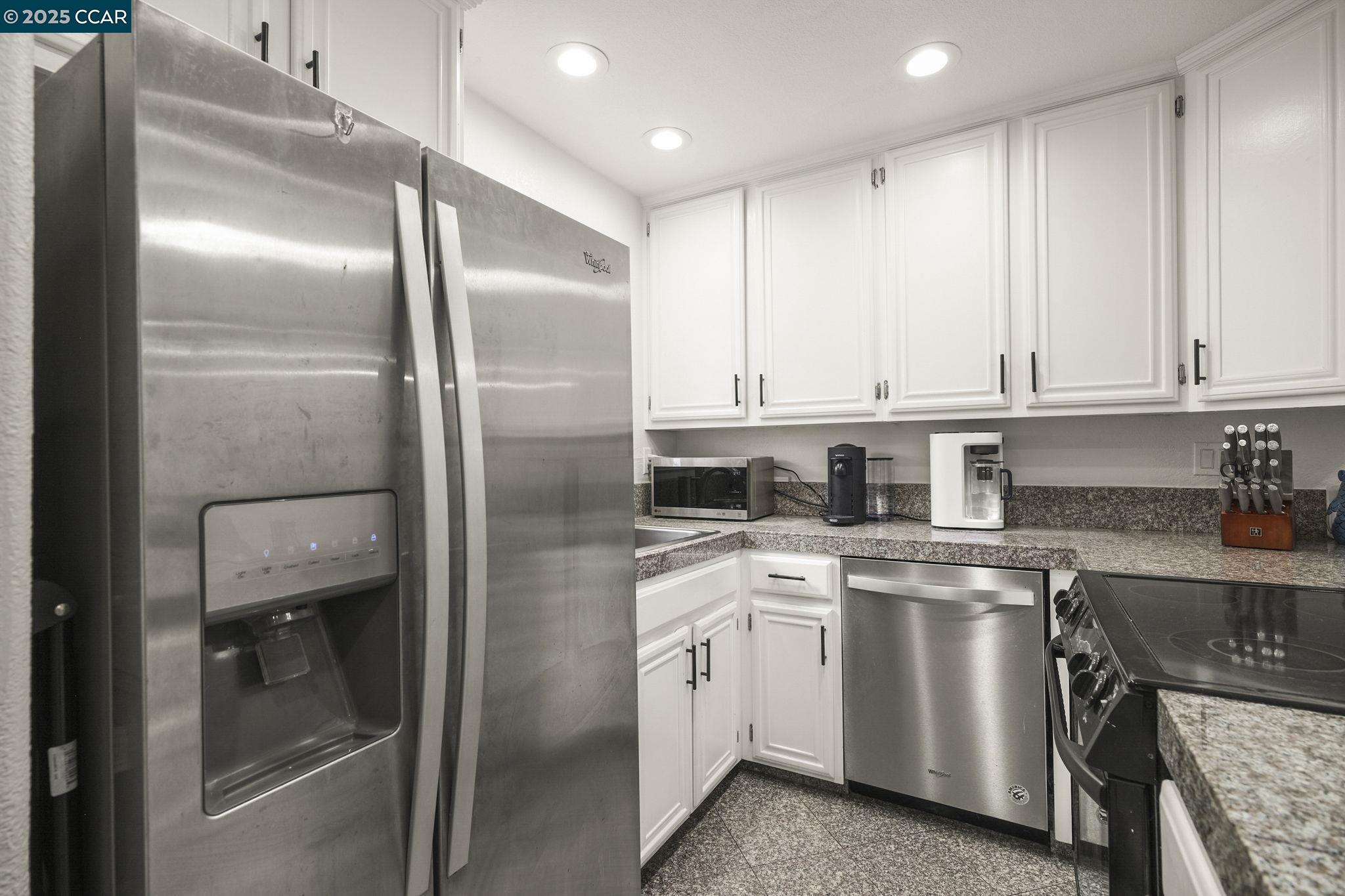 Photo #15: 41111381 Listing: Photo #15
