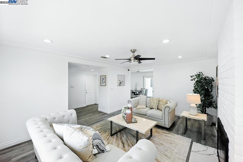 Detail Gallery Image 4 of 60 For 5953 Bellflower Drive, Newark,  CA 94560 - 4 Beds | 2 Baths