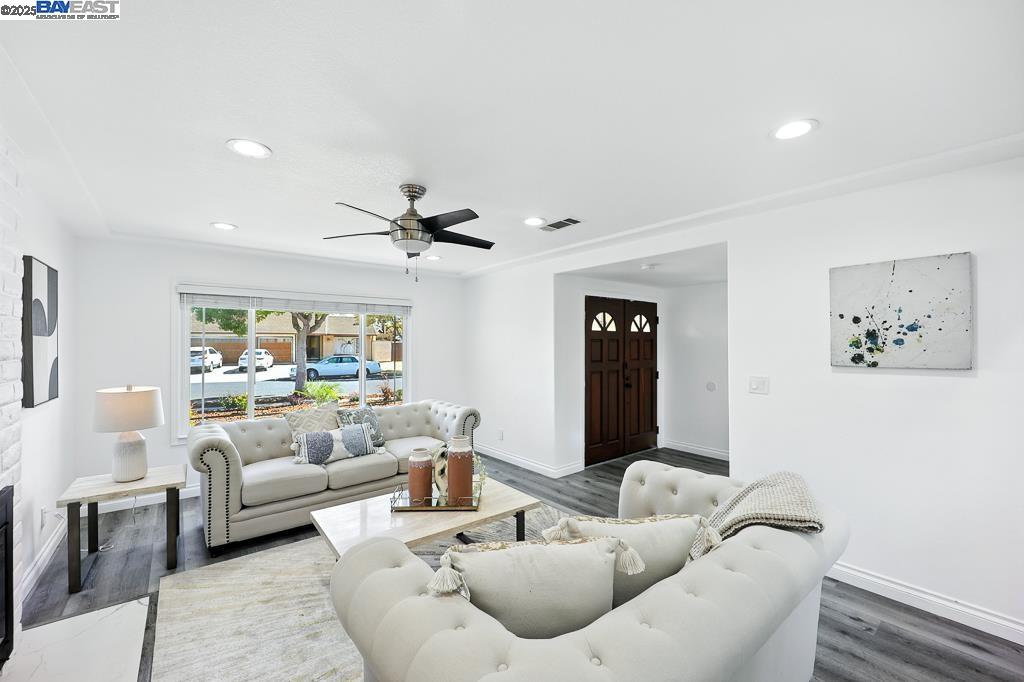 Detail Gallery Image 6 of 60 For 5953 Bellflower Drive, Newark,  CA 94560 - 4 Beds | 2 Baths