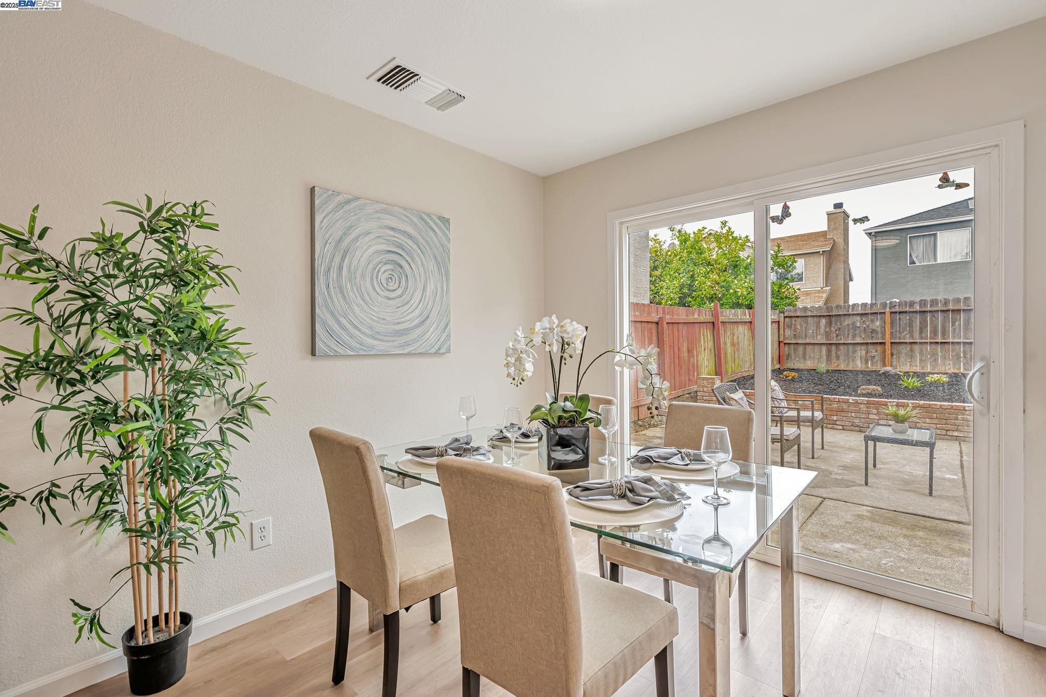 Detail Gallery Image 9 of 19 For 215 Ruby Ave., Richmond,  CA 94801 - 4 Beds | 3 Baths