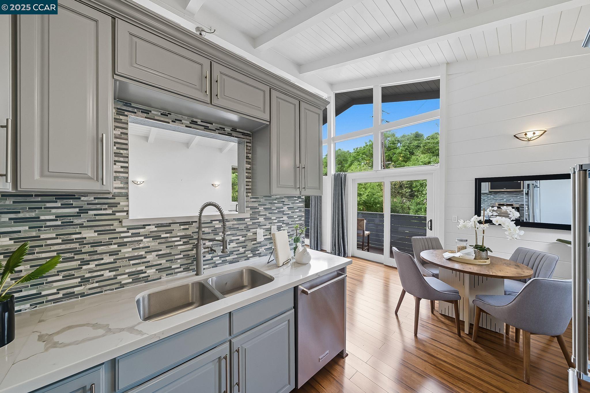 Detail Gallery Image 14 of 33 For 50 Brookwood Rd, Orinda,  CA 94563 - 3 Beds | 2 Baths