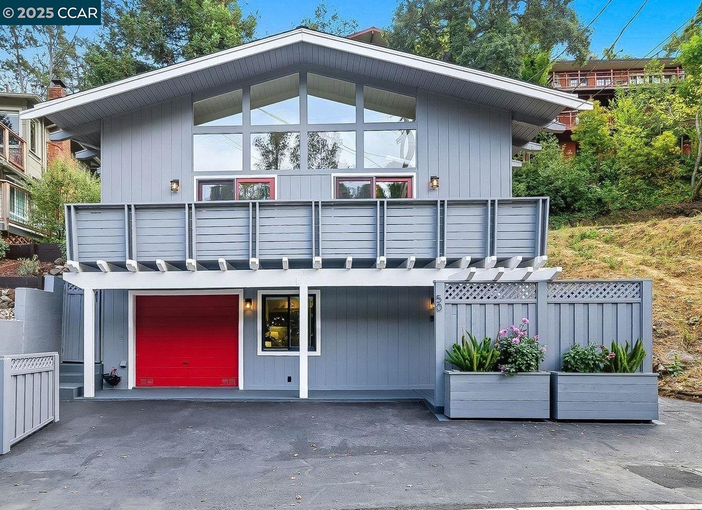 Detail Gallery Image 3 of 33 For 50 Brookwood Rd, Orinda,  CA 94563 - 3 Beds | 2 Baths