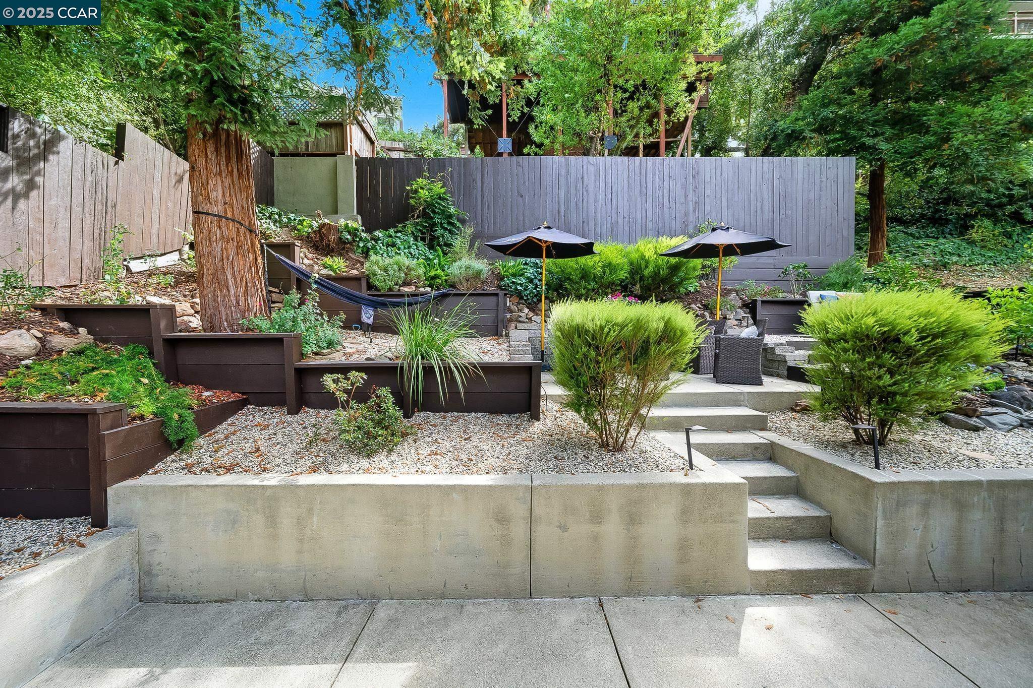 Detail Gallery Image 25 of 33 For 50 Brookwood Rd, Orinda,  CA 94563 - 3 Beds | 2 Baths