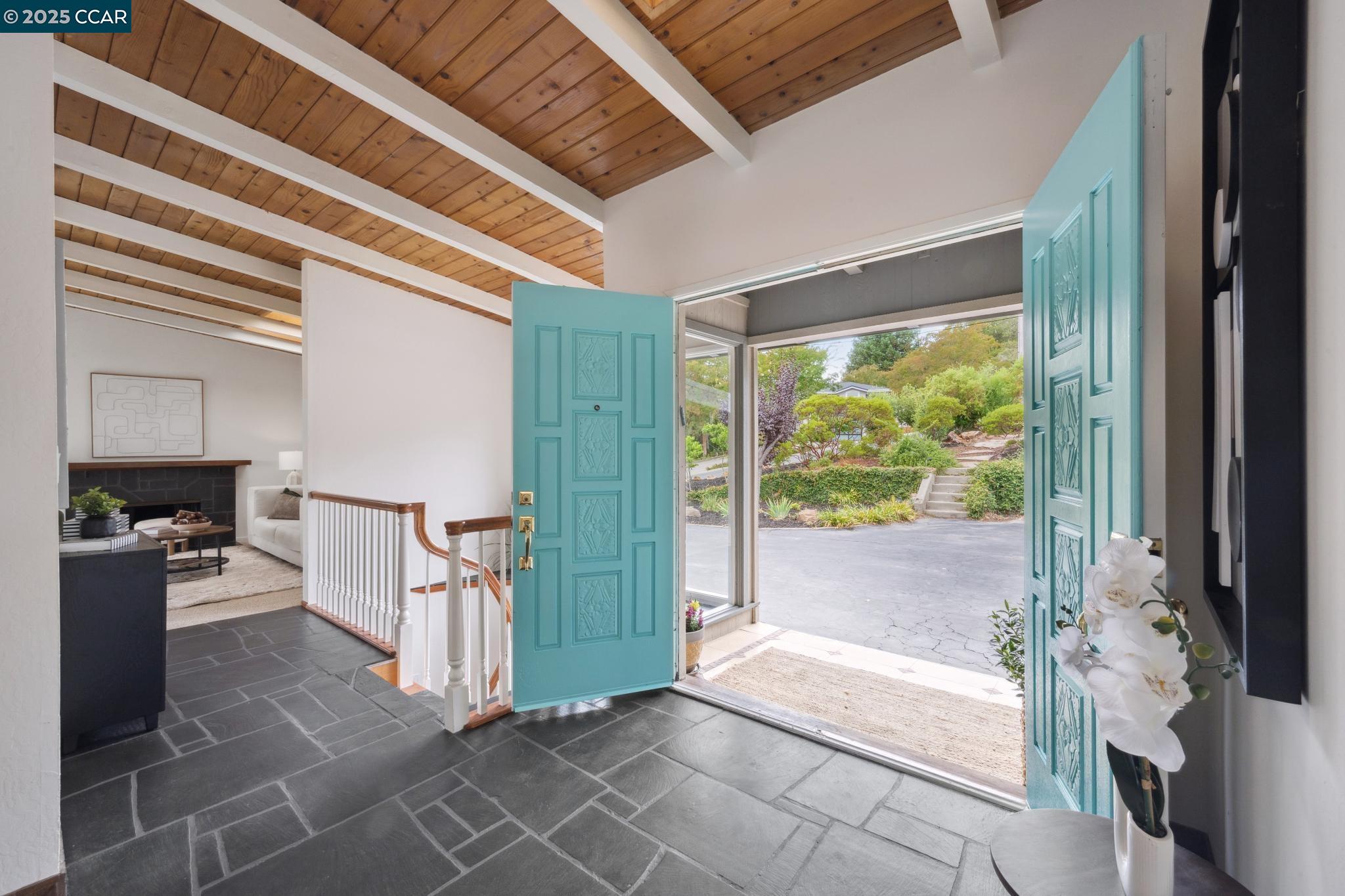 Detail Gallery Image 4 of 50 For 12 La Cresta Rd, Orinda,  CA 94563 - 4 Beds | 3 Baths